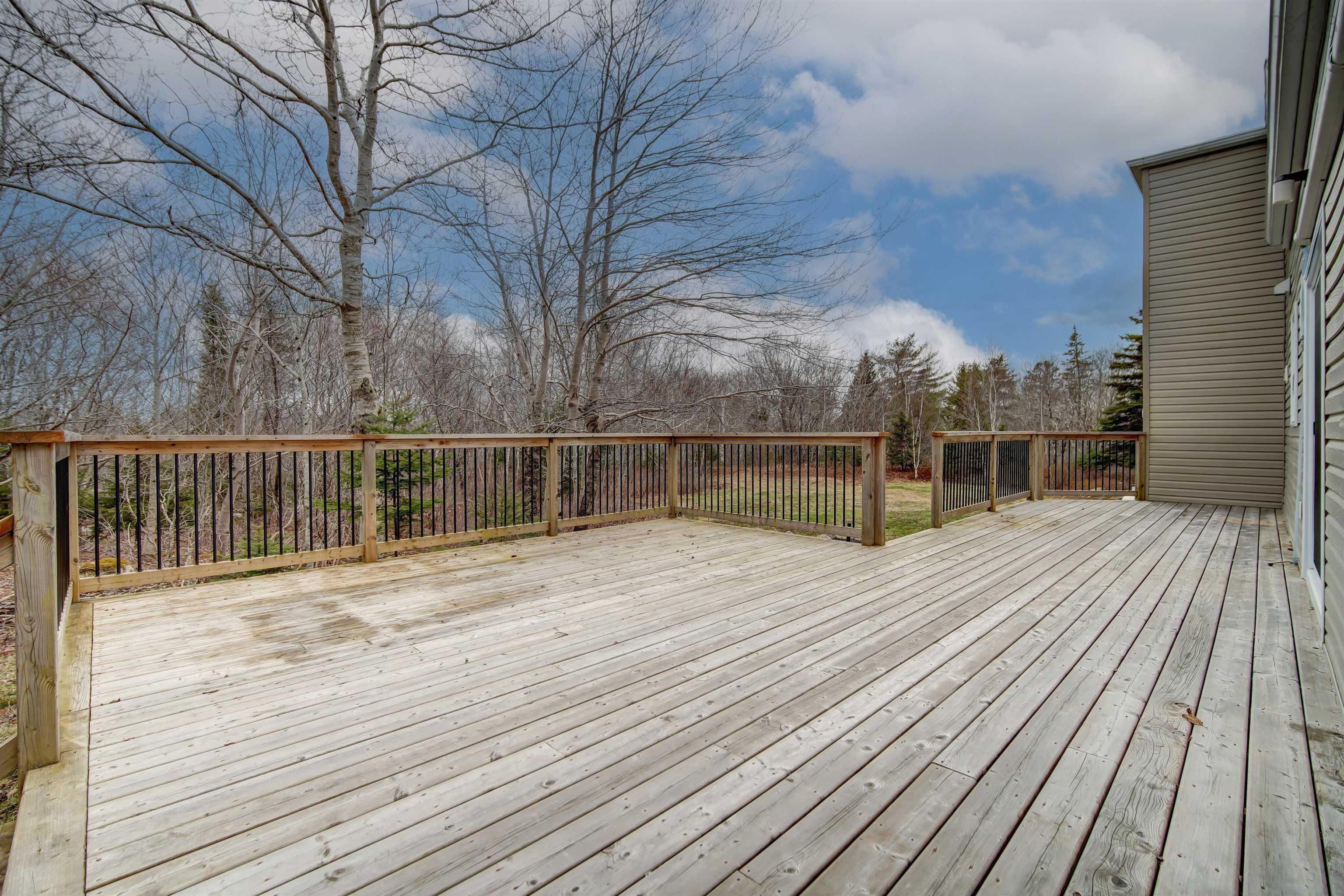 $749,900.00: 149 Abbey Road, Stillwater Lake