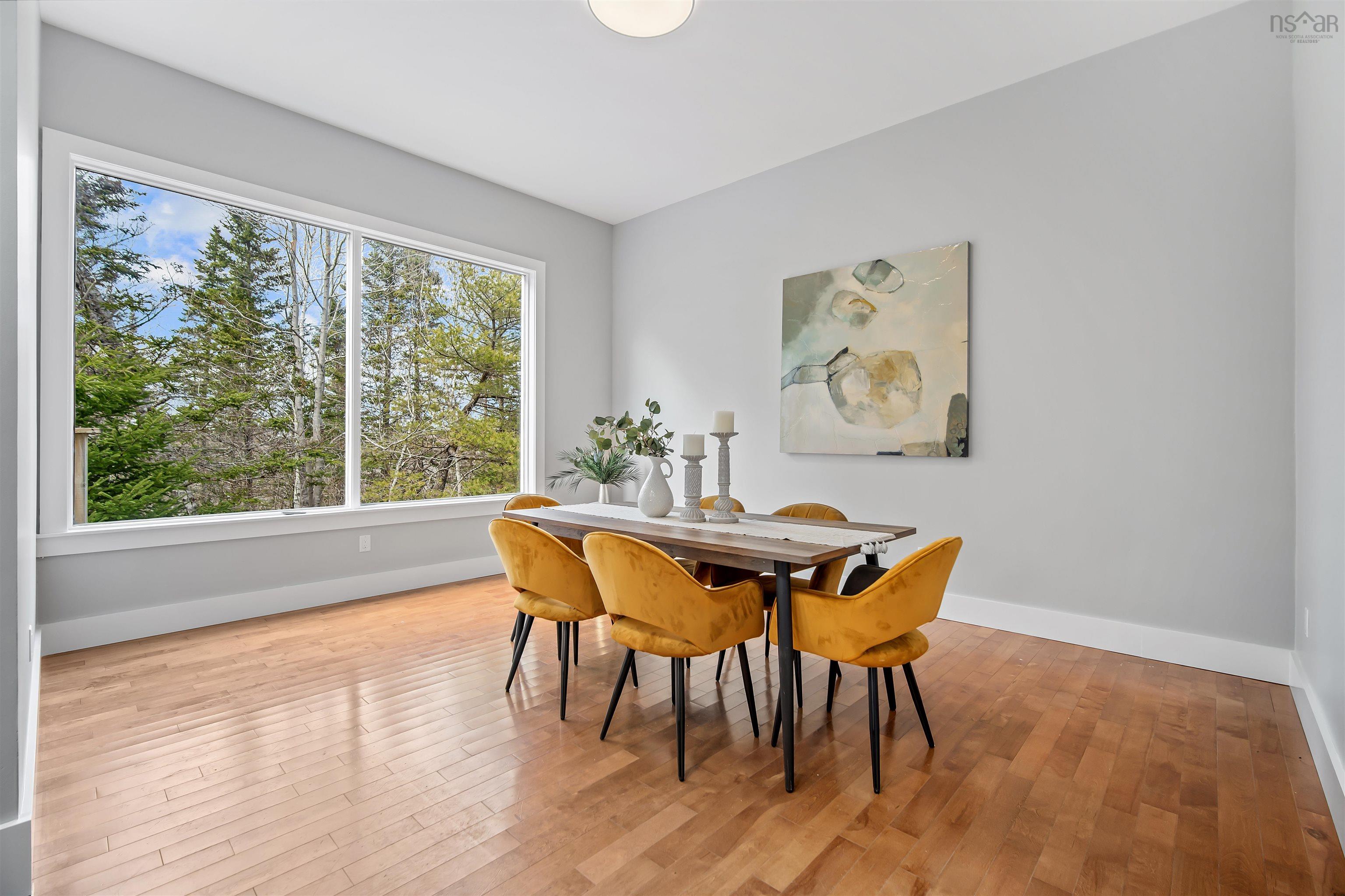 $749,900.00: 149 Abbey Road, Stillwater Lake