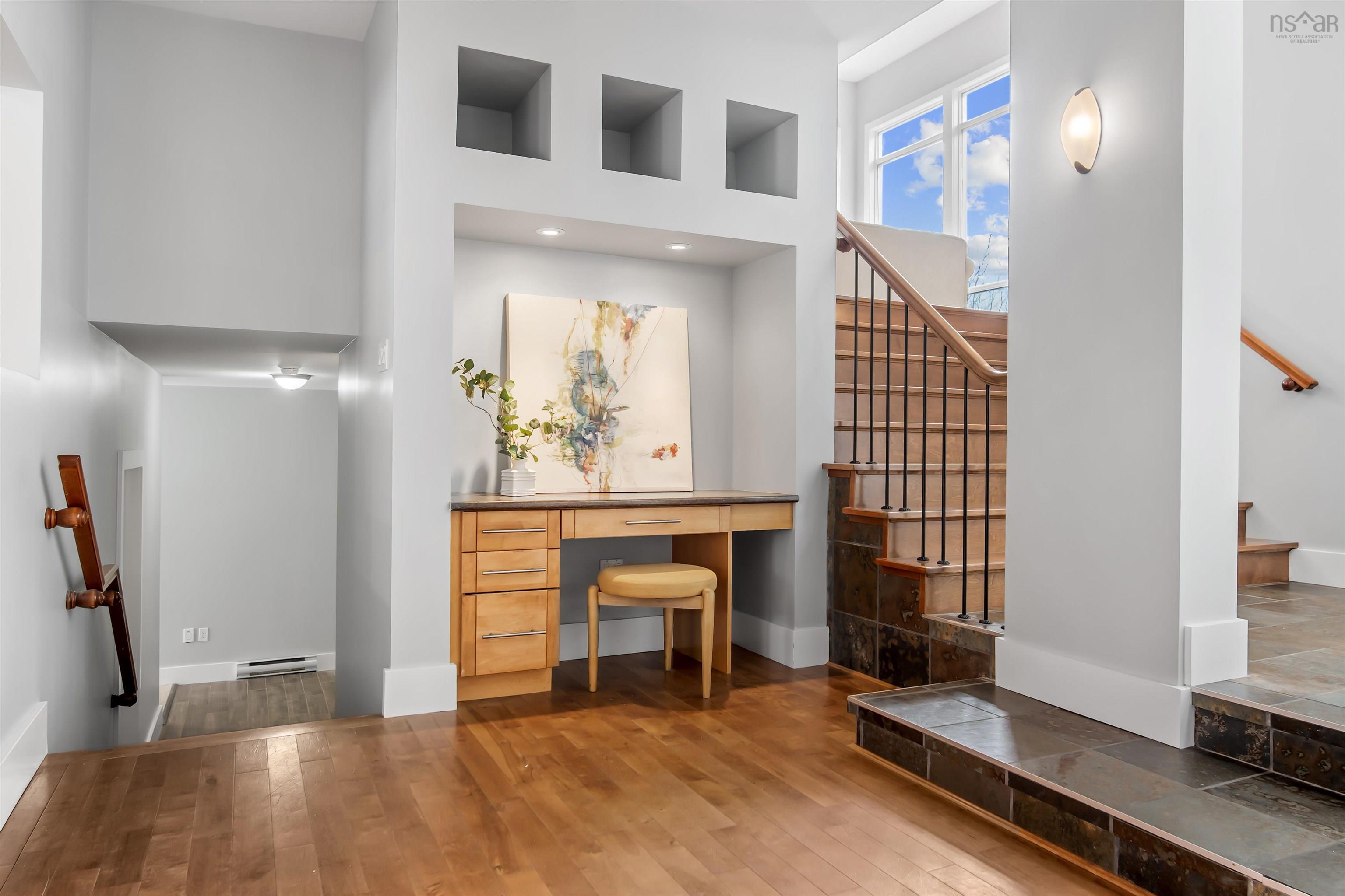 $749,900.00: 149 Abbey Road, Stillwater Lake