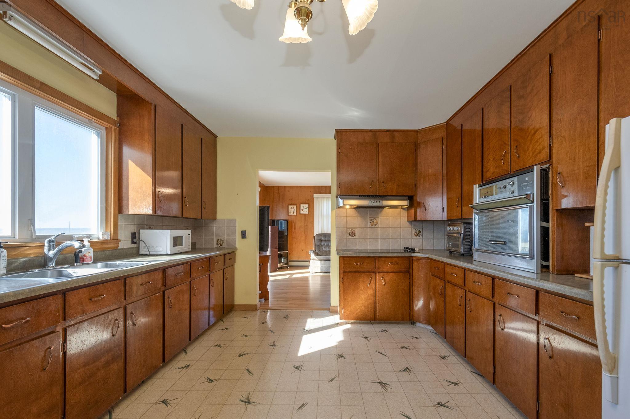 $399,000.00: 777 1 Highway, Comeauville