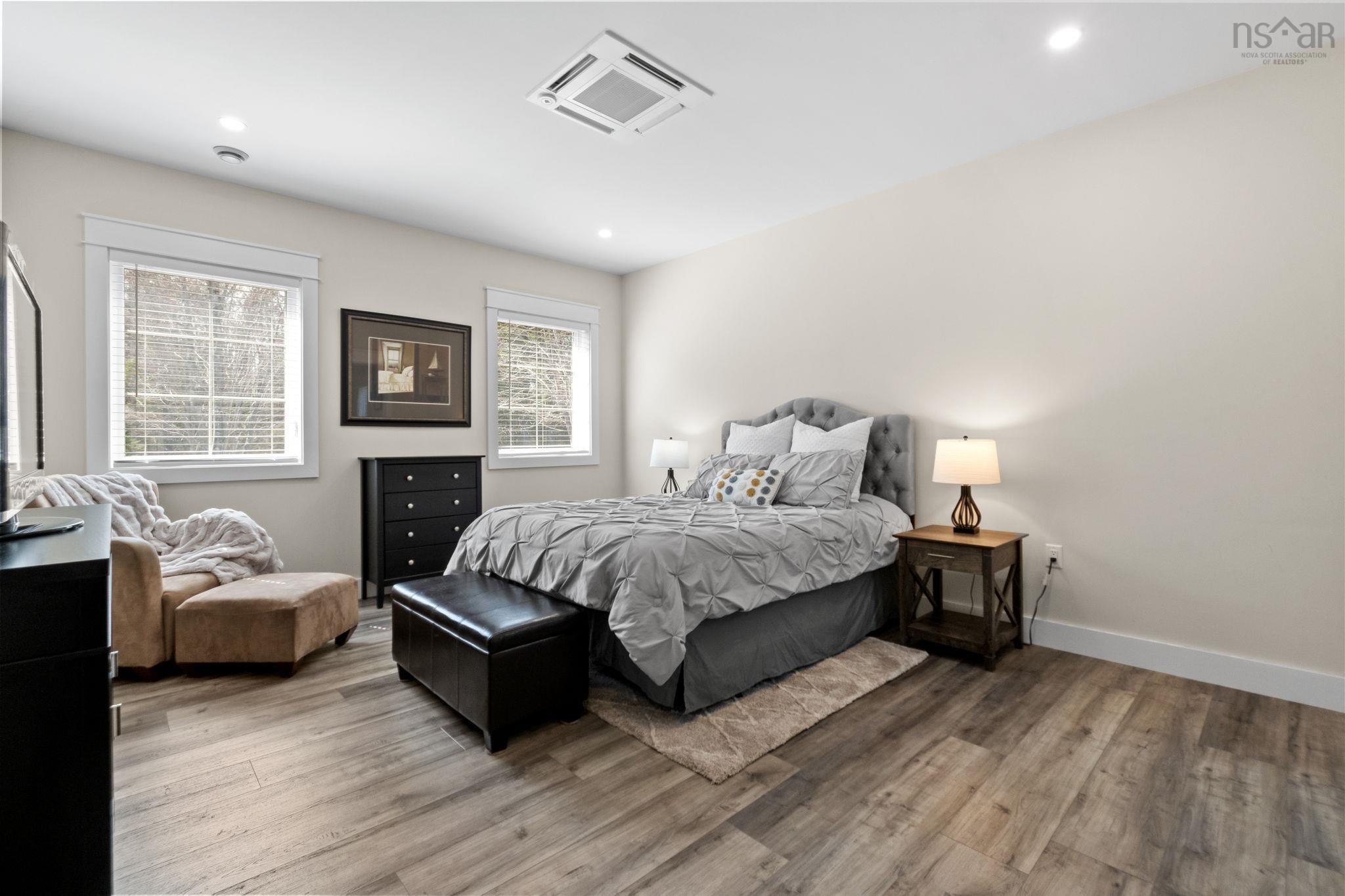 $649,000.00: 139 Belle Drive, Meadowvale