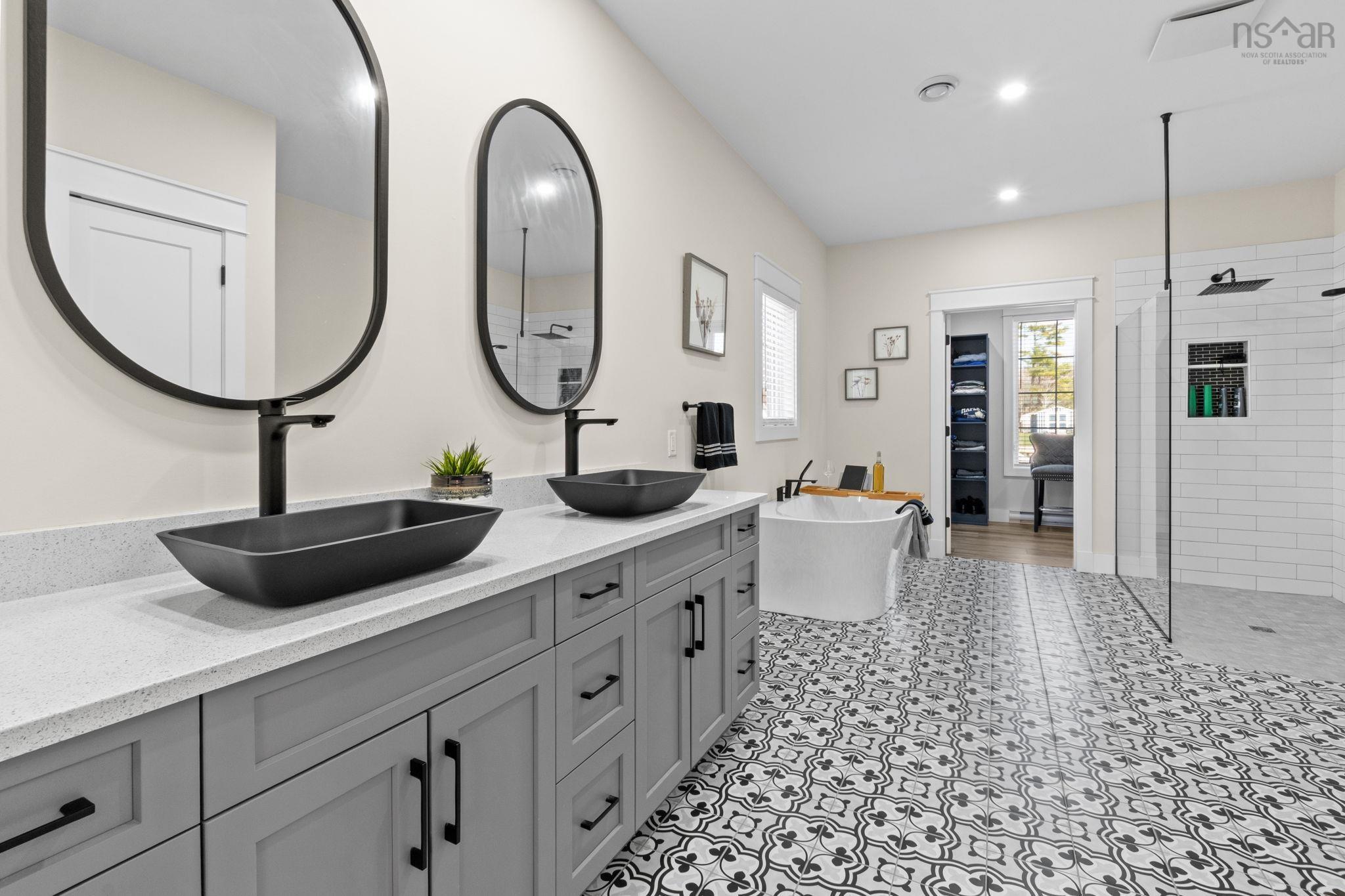 $649,000.00: 139 Belle Drive, Meadowvale