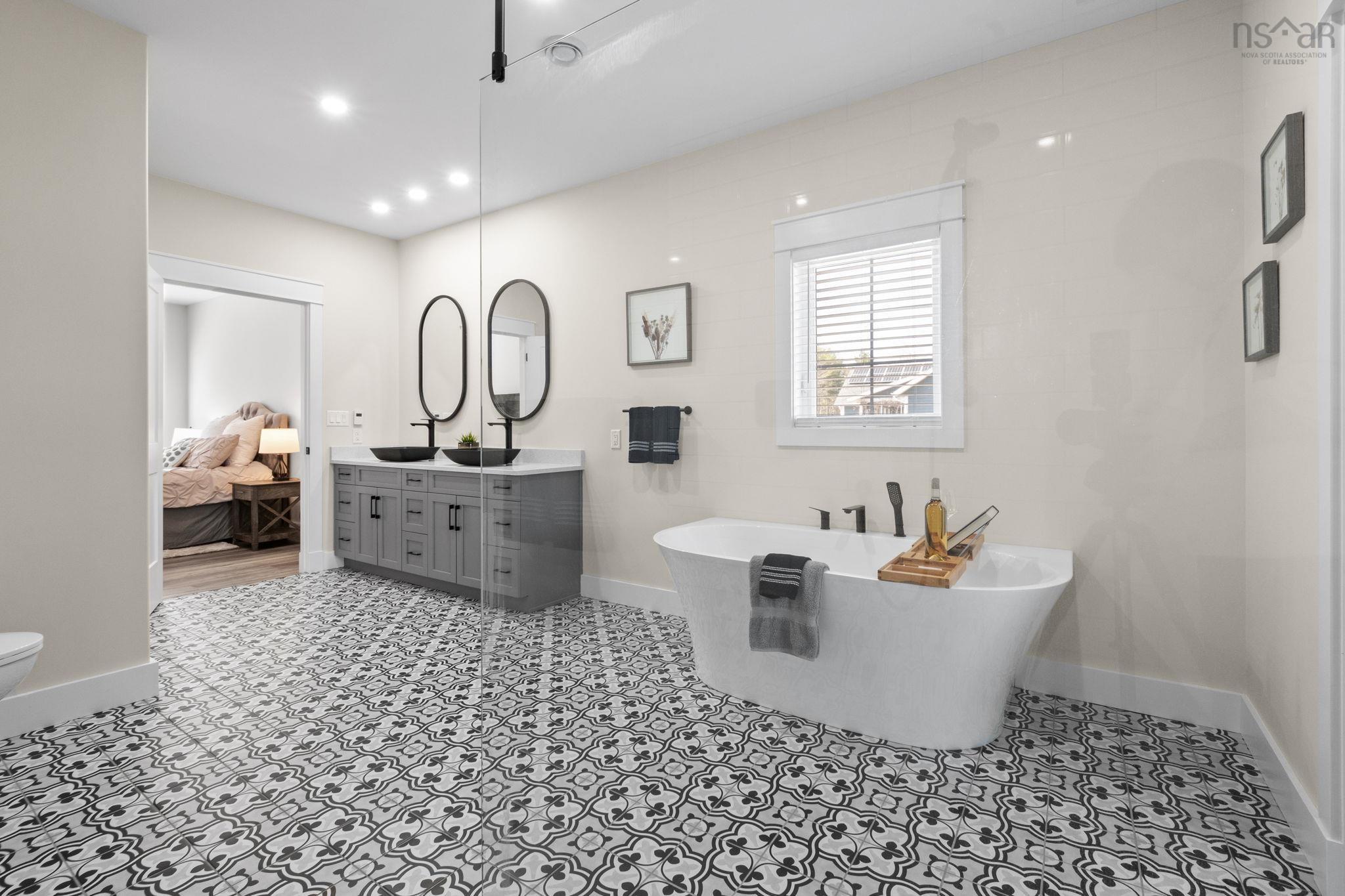 $649,000.00: 139 Belle Drive, Meadowvale