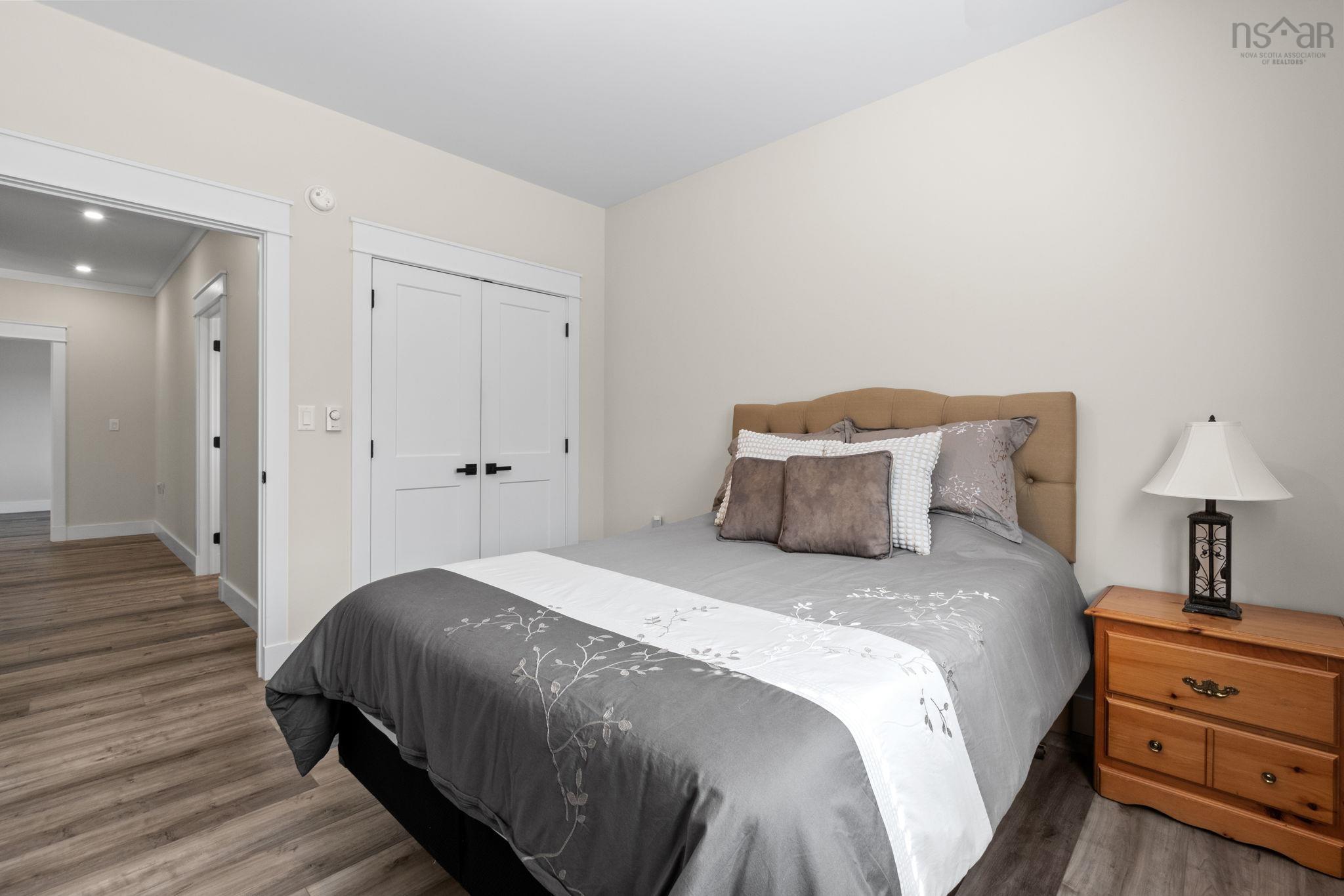 $649,000.00: 139 Belle Drive, Meadowvale