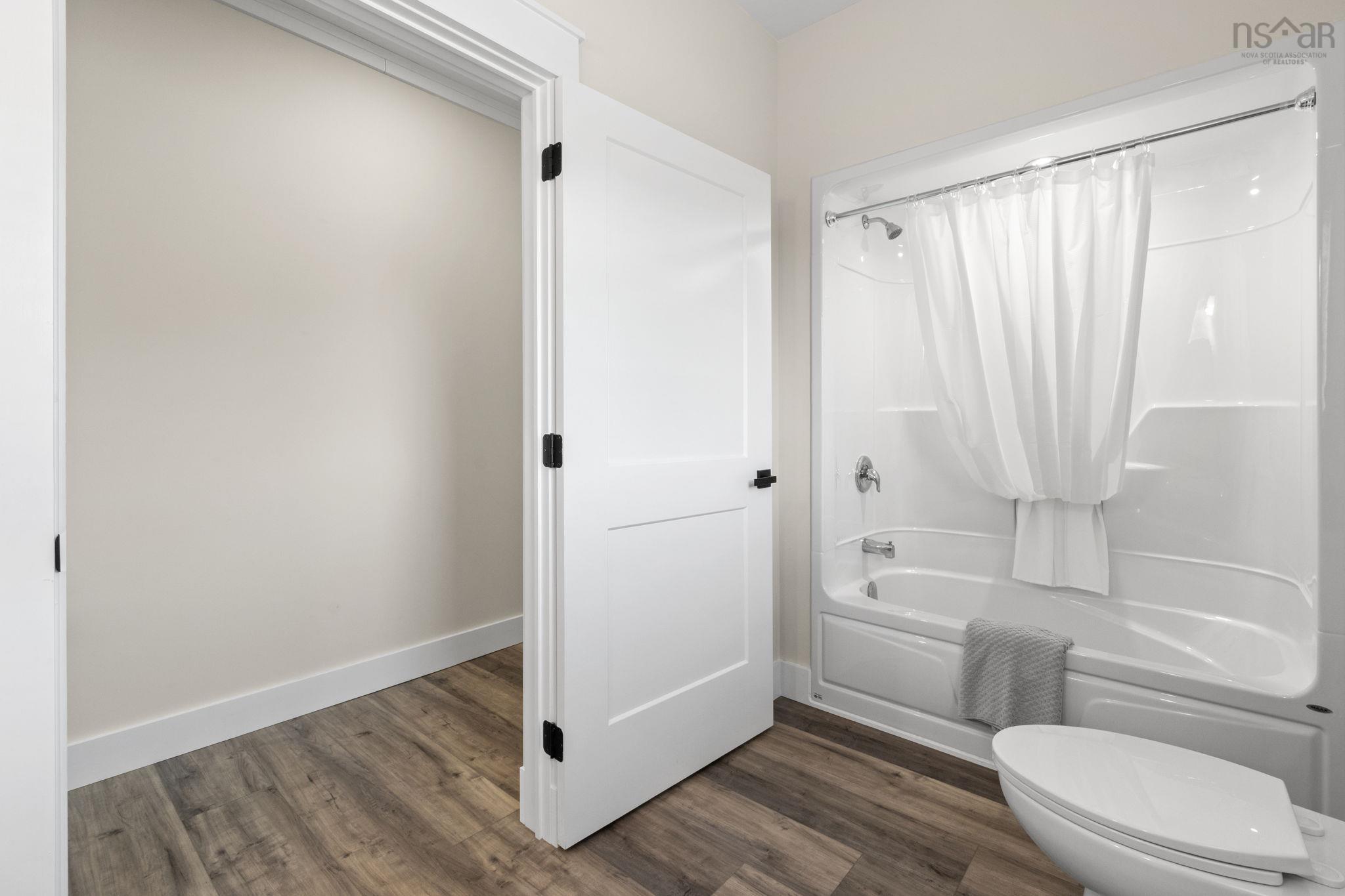 $649,000.00: 139 Belle Drive, Meadowvale