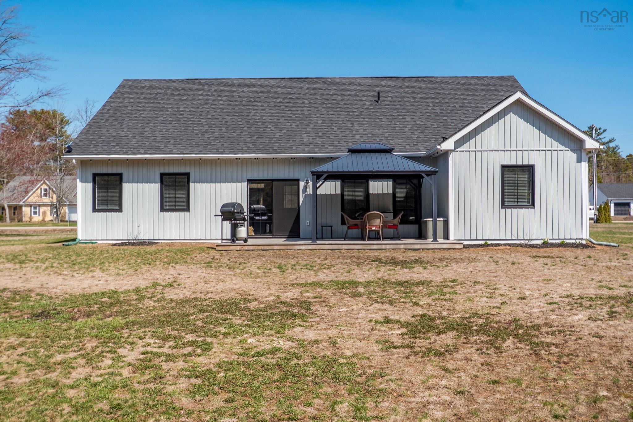 $649,000.00: 139 Belle Drive, Meadowvale