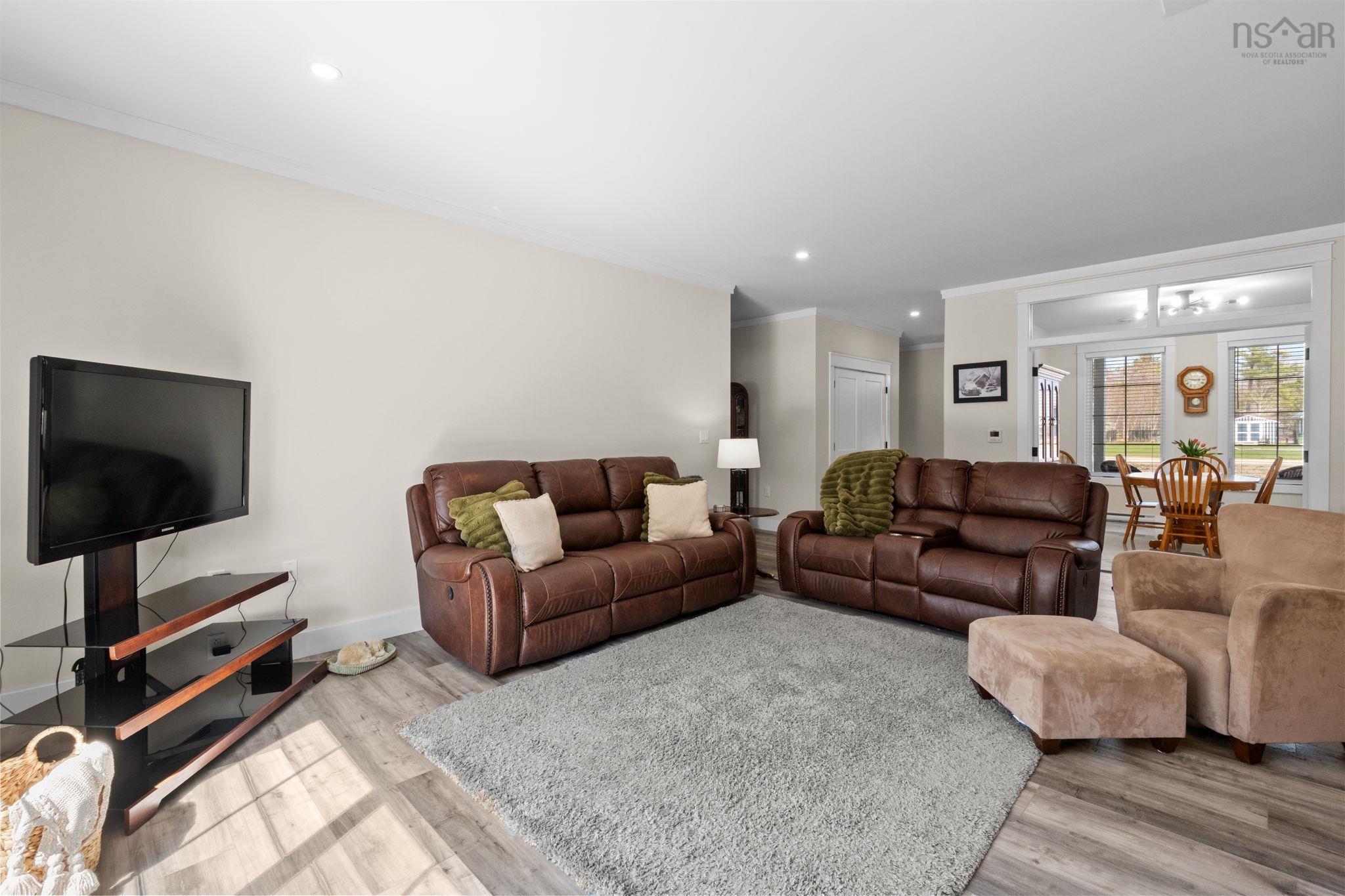 $649,000.00: 139 Belle Drive, Meadowvale