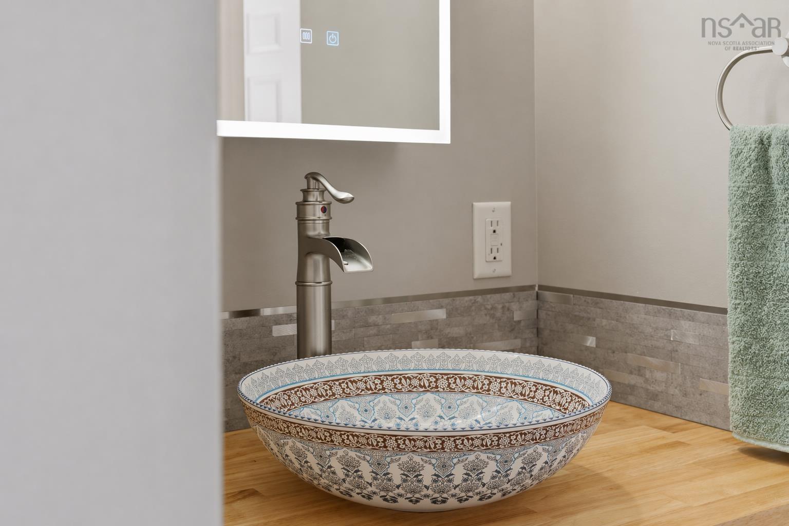 $464,900.00: 5 Osoogoone Lane, Clam Bay