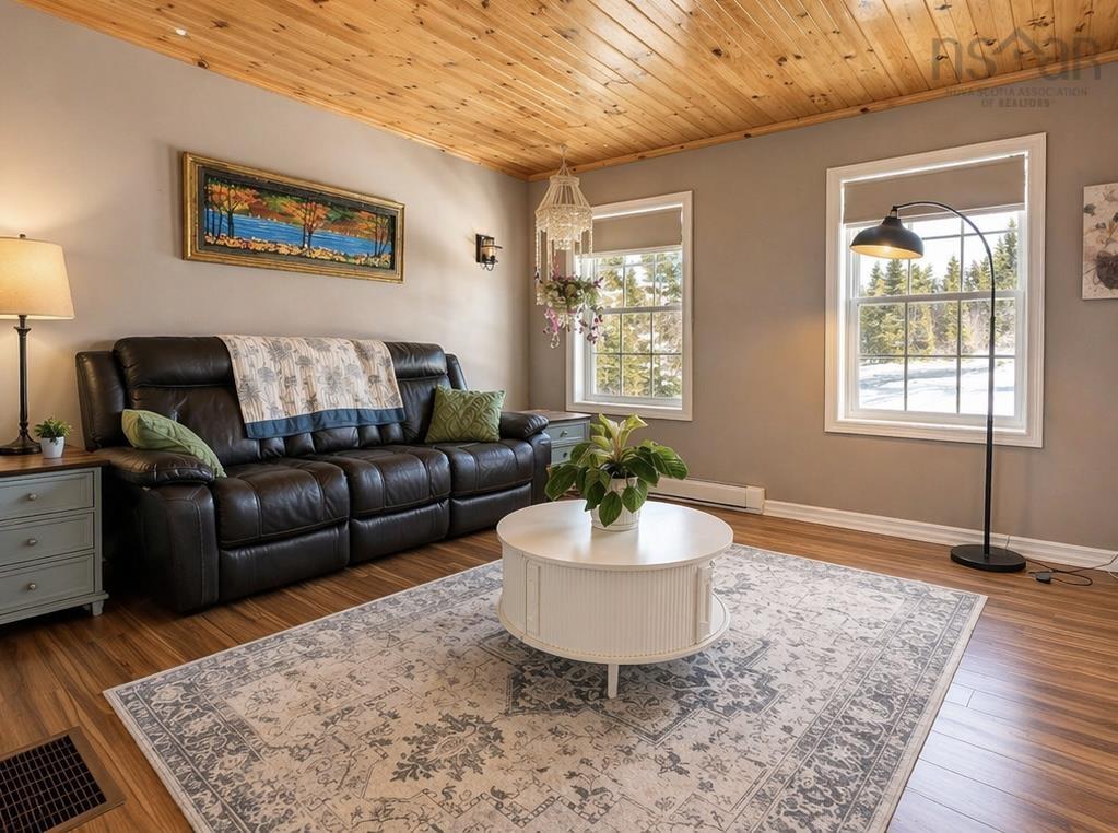 $464,900.00: 5 Osoogoone Lane, Clam Bay