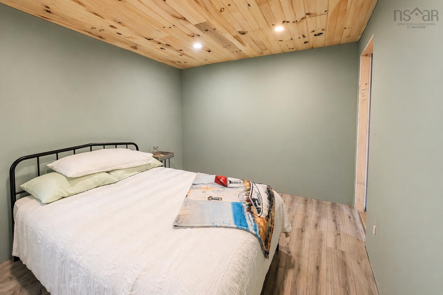 $464,900.00: 5 Osoogoone Lane, Clam Bay