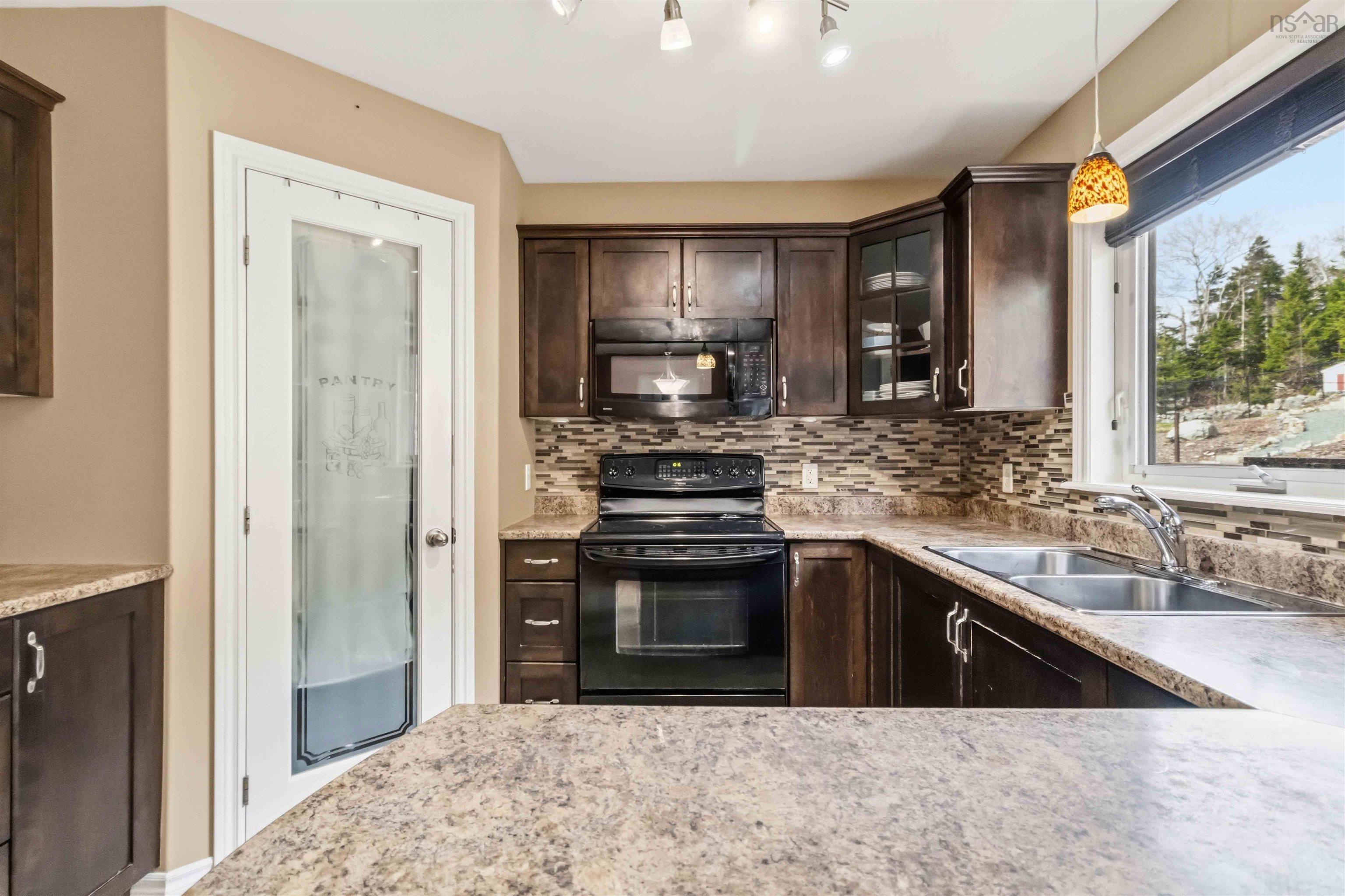 $449,900.00: 33 Riverwood Drive, Timberlea