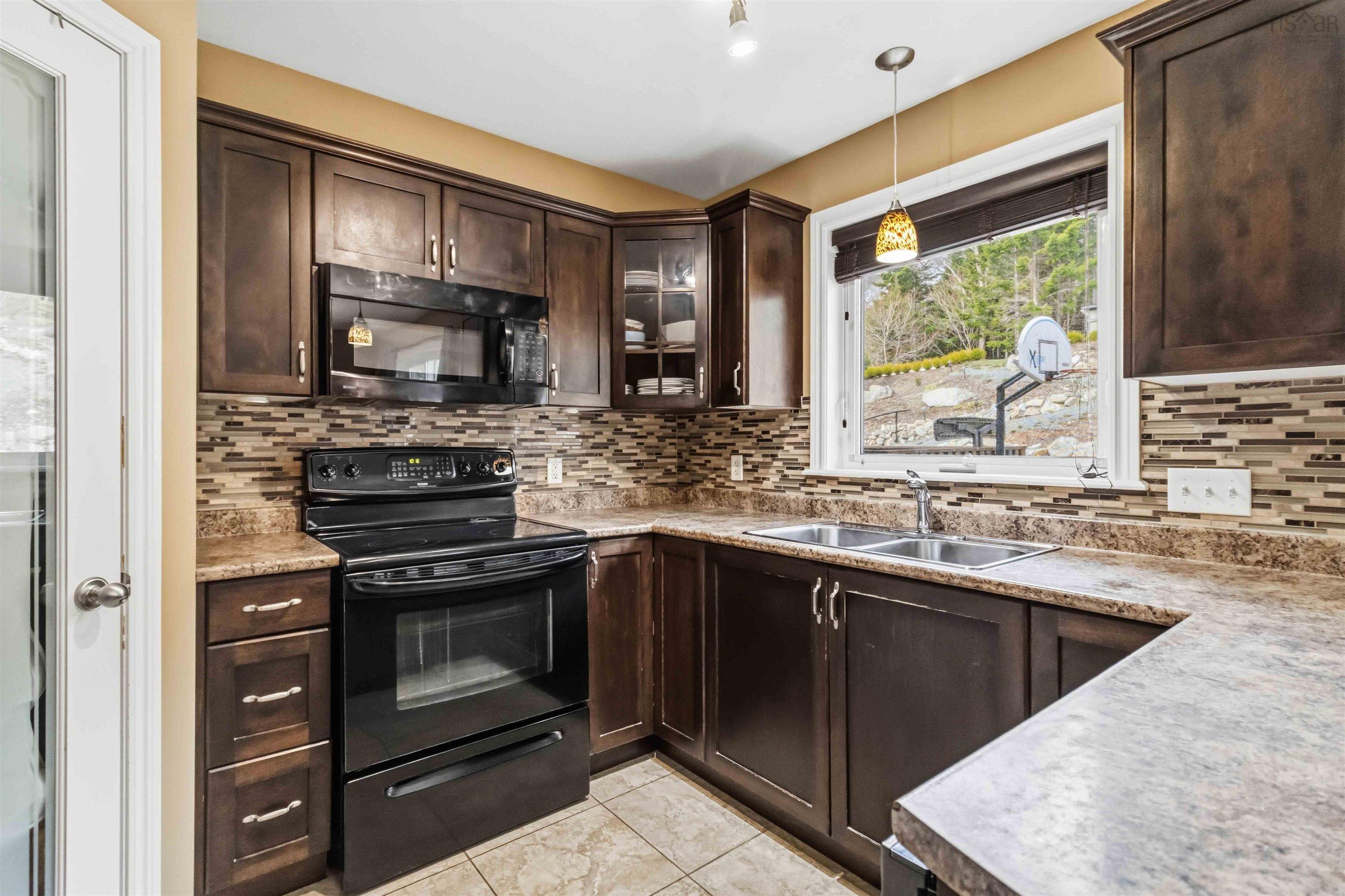 $449,900.00: 33 Riverwood Drive, Timberlea