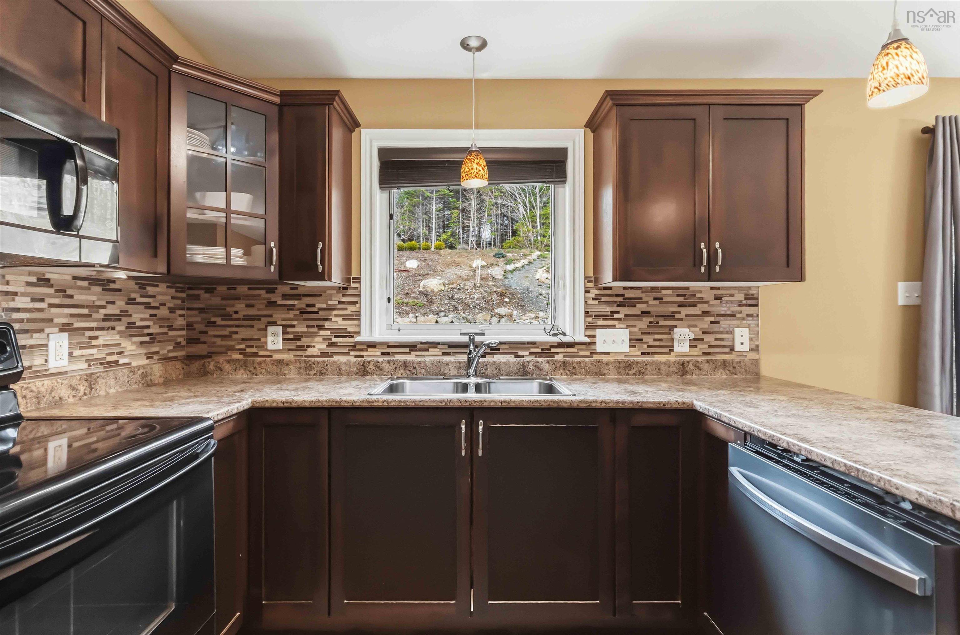 $449,900.00: 33 Riverwood Drive, Timberlea