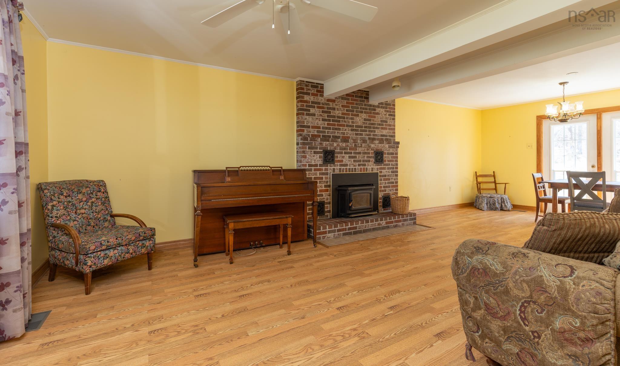 $379,000.00: 74 Dearman Drive, Milton Highlands