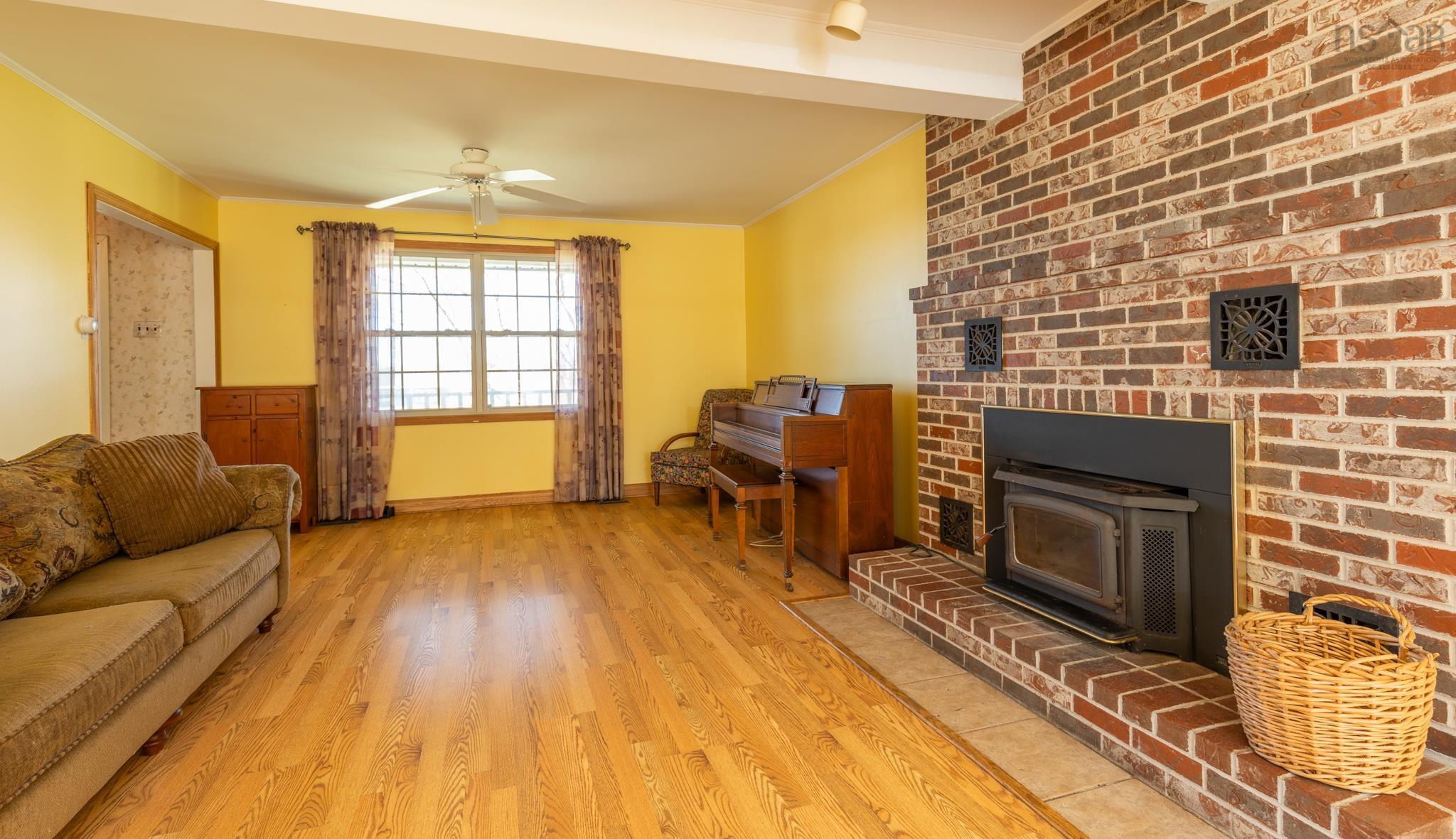 $379,000.00: 74 Dearman Drive, Milton Highlands