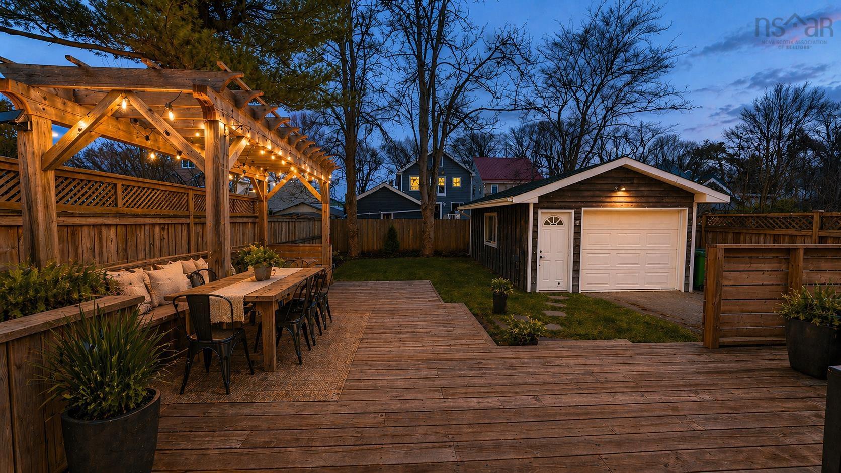 $839,900.00: 6441/6443 Summit Street, Halifax