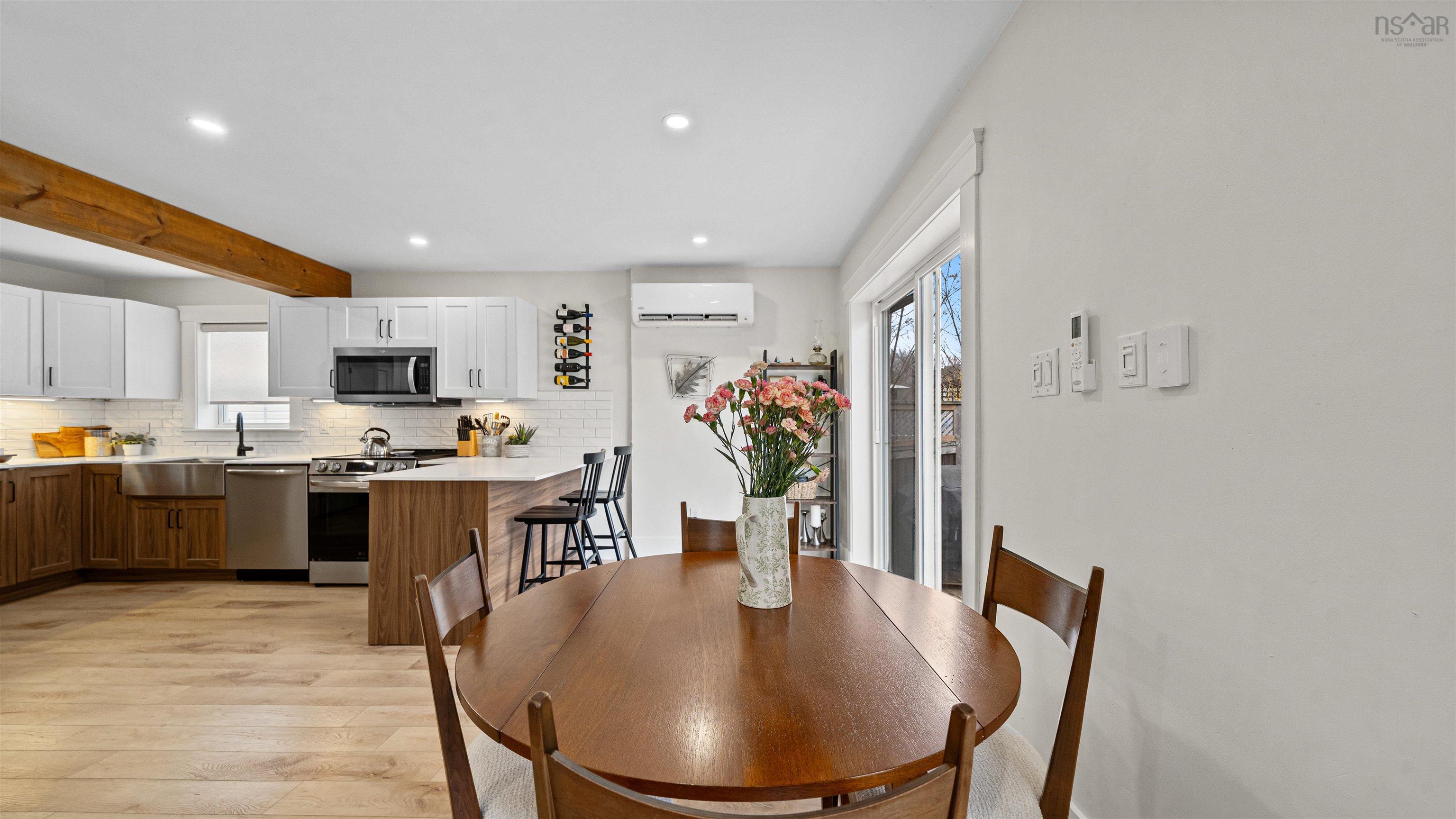 $839,900.00: 6441/6443 Summit Street, Halifax