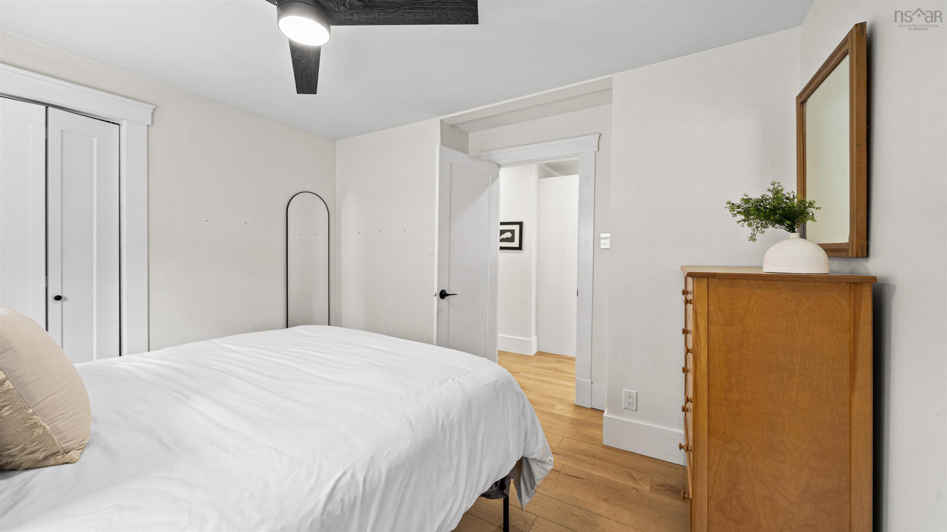 $839,900.00: 6441/6443 Summit Street, Halifax