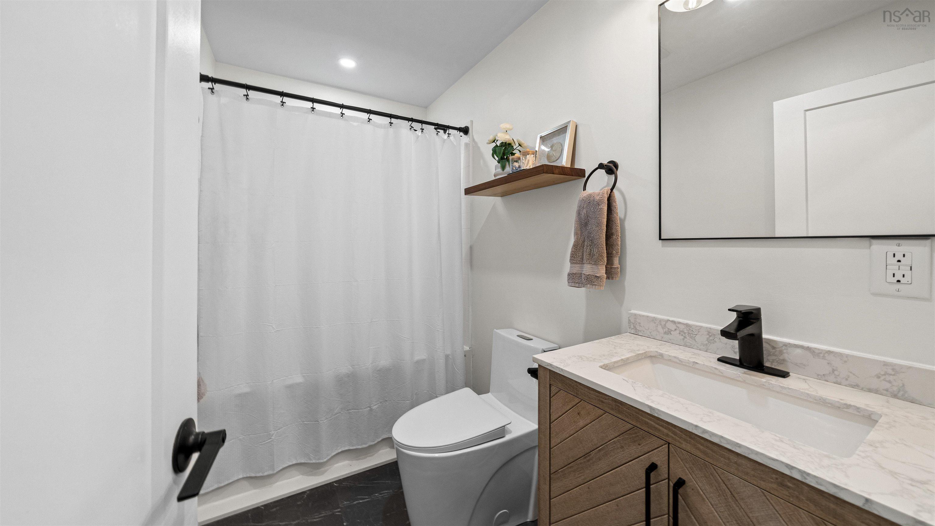 $839,900.00: 6441/6443 Summit Street, Halifax