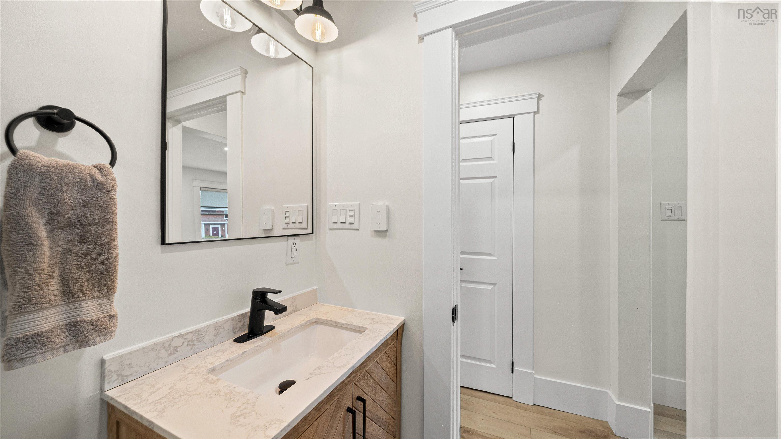 $839,900.00: 6441/6443 Summit Street, Halifax