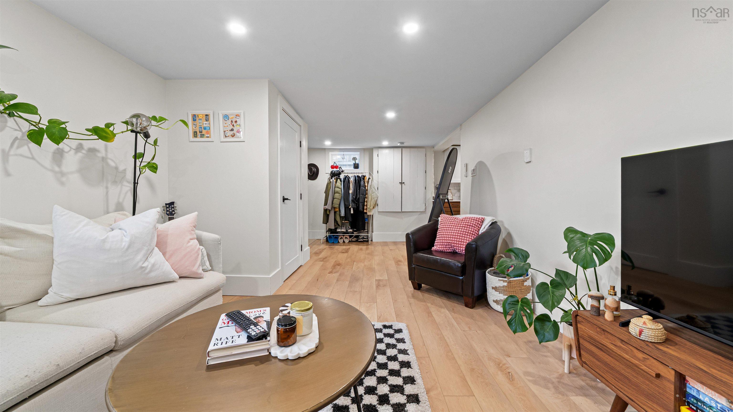 $839,900.00: 6441/6443 Summit Street, Halifax