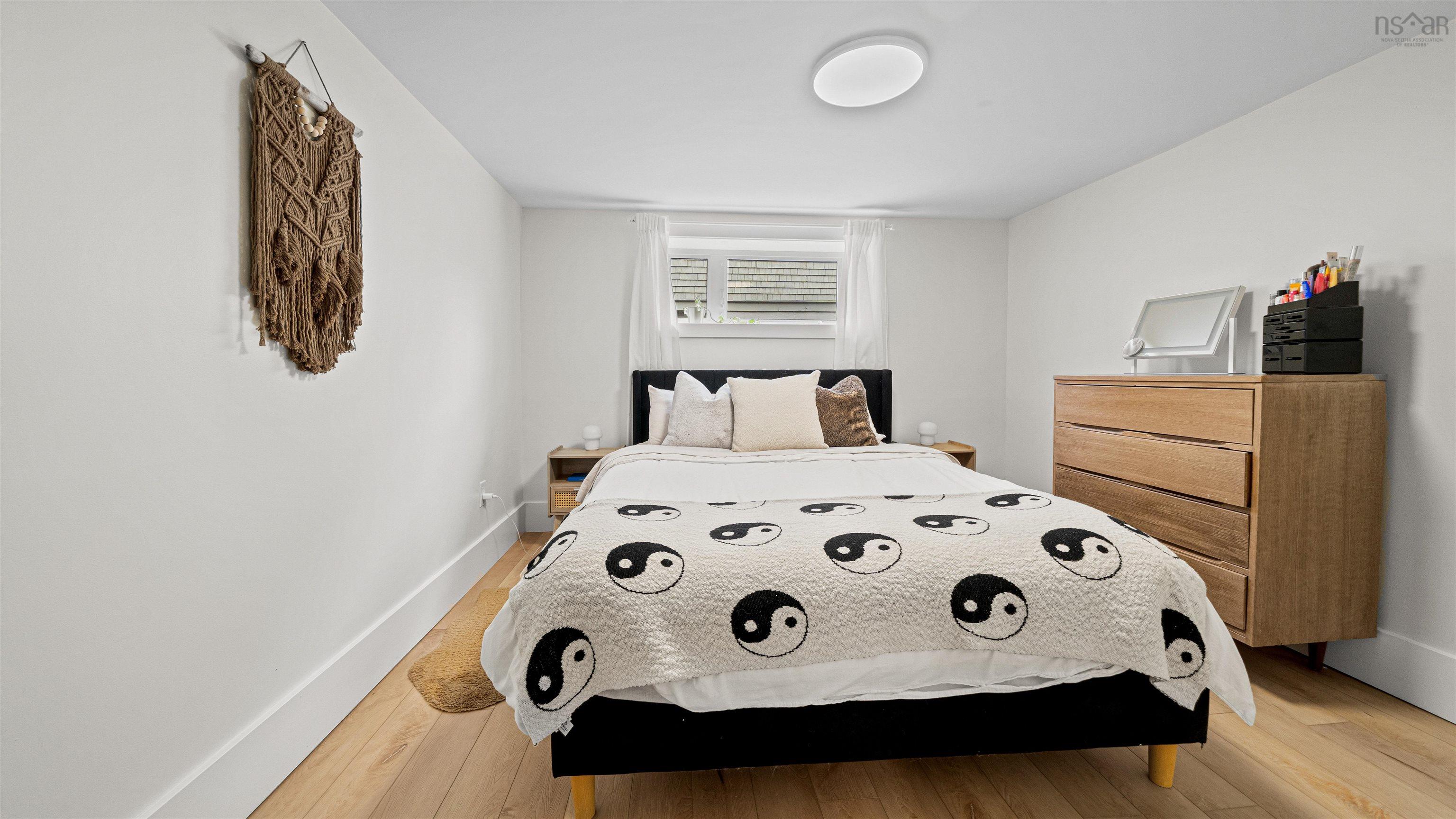 $839,900.00: 6441/6443 Summit Street, Halifax