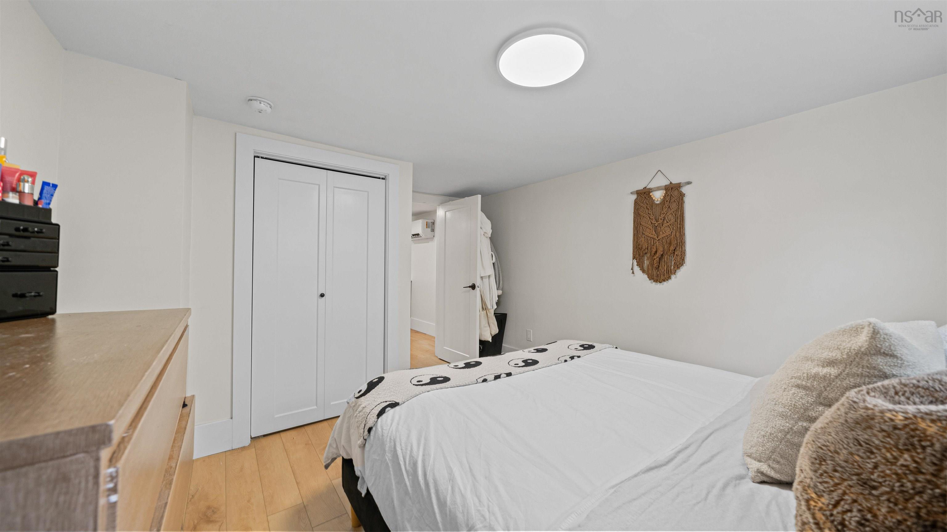 $839,900.00: 6441/6443 Summit Street, Halifax