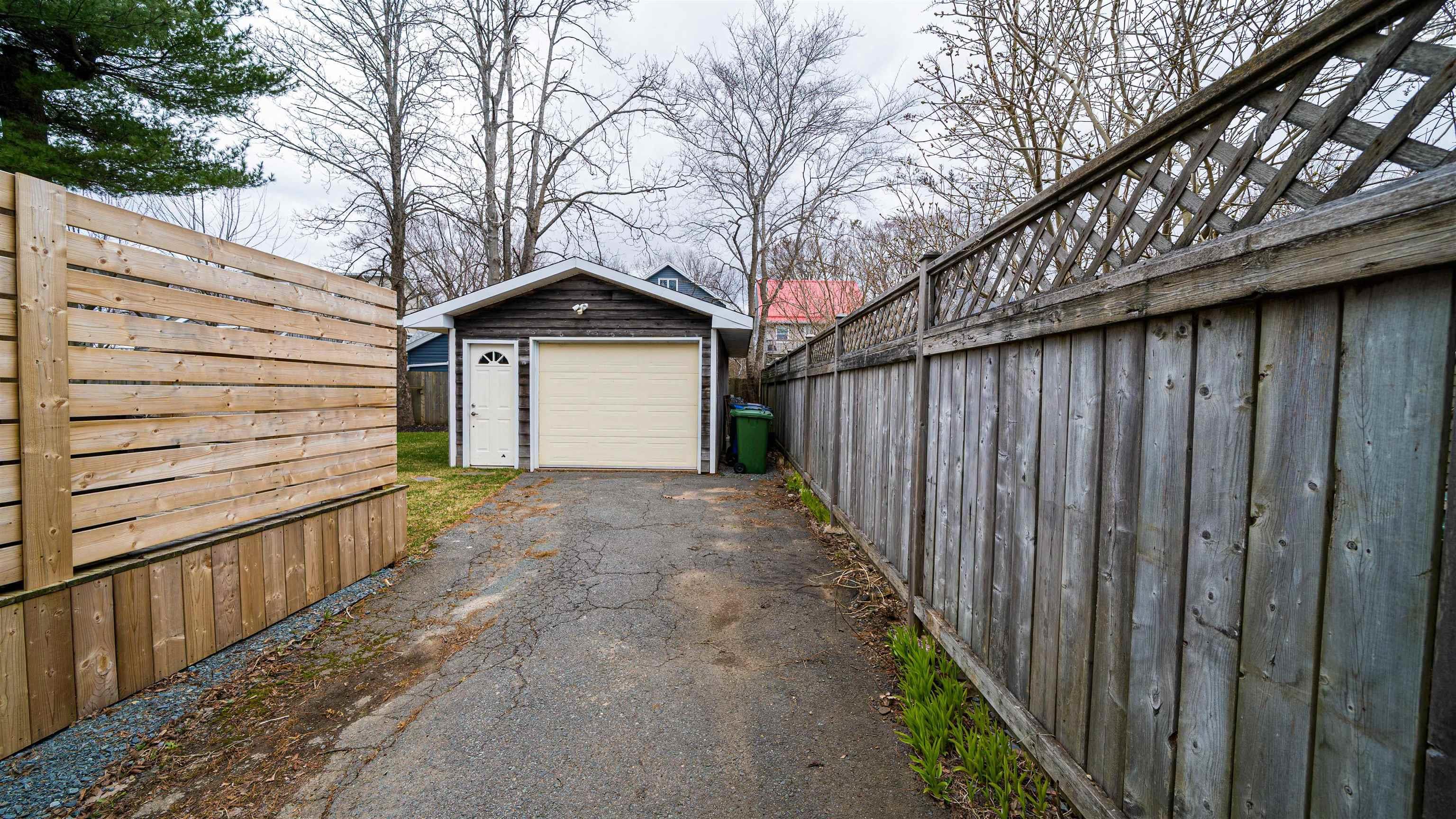 $839,900.00: 6441/6443 Summit Street, Halifax