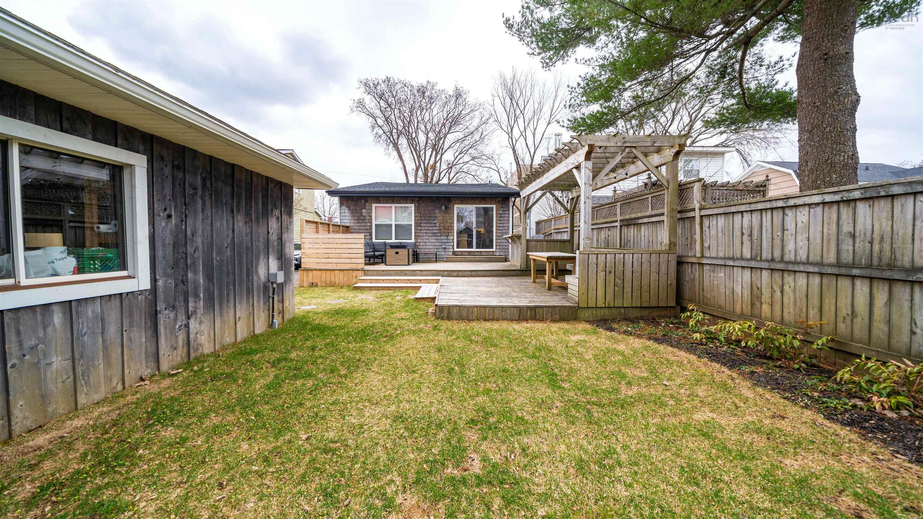 $839,900.00: 6441/6443 Summit Street, Halifax