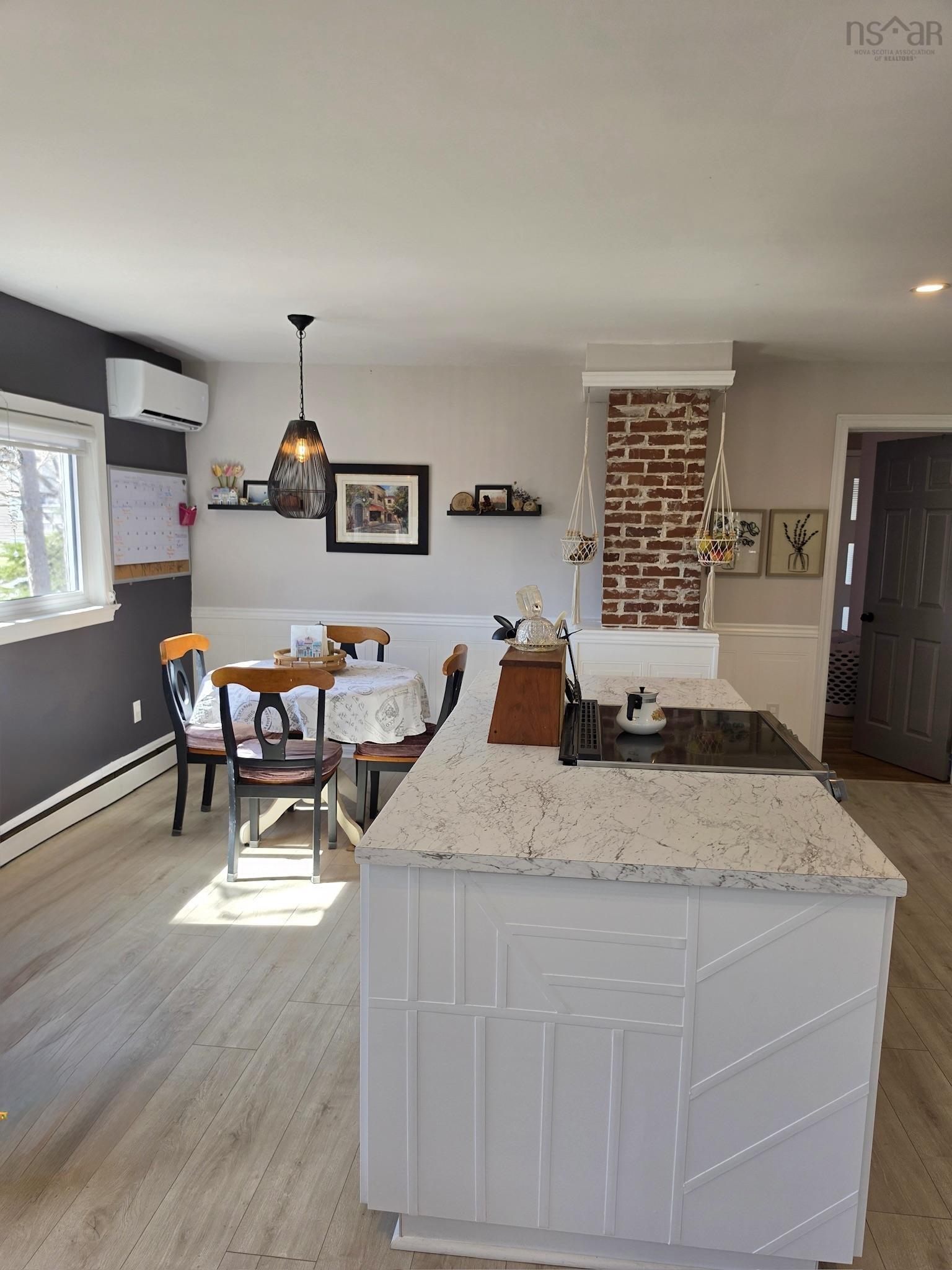 $523,800.00: 553 Beaverbank, Beaver Bank