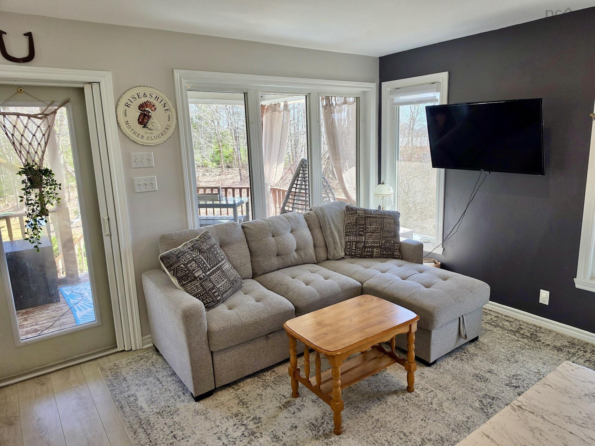 $523,800.00: 553 Beaverbank, Beaver Bank