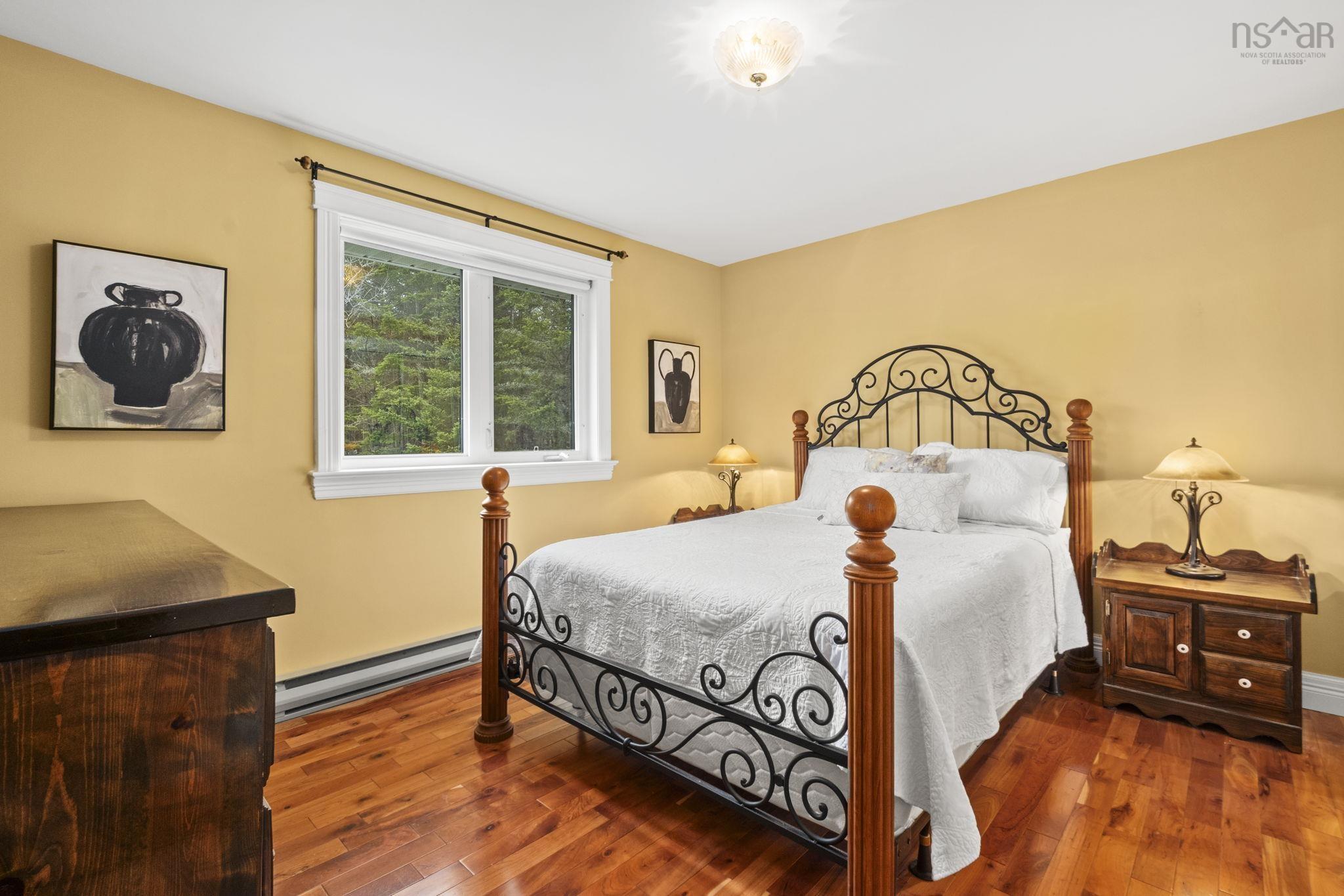 $715,000.00: 122 Bayview Drive, Whites Lake