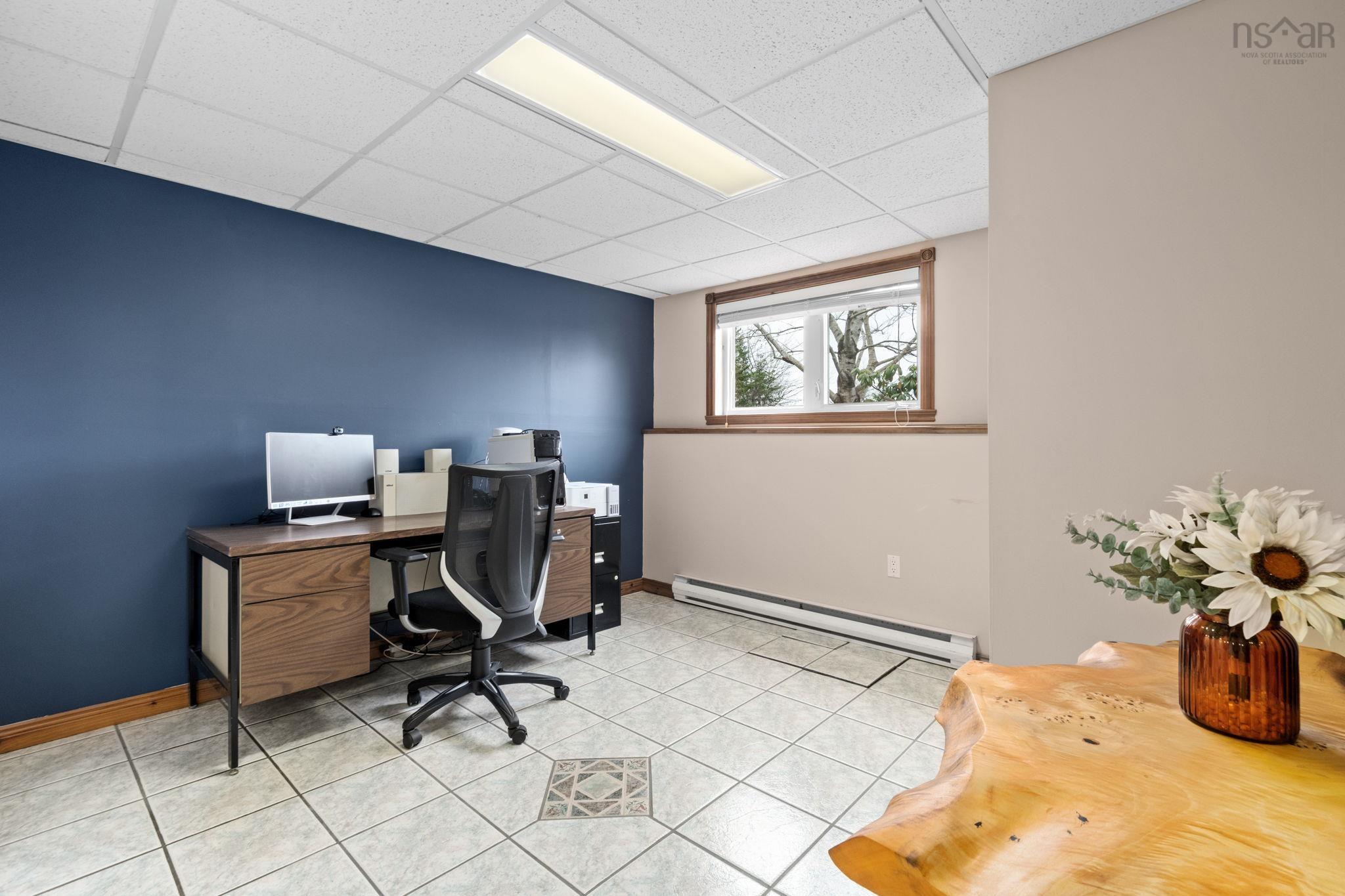 $715,000.00: 122 Bayview Drive, Whites Lake