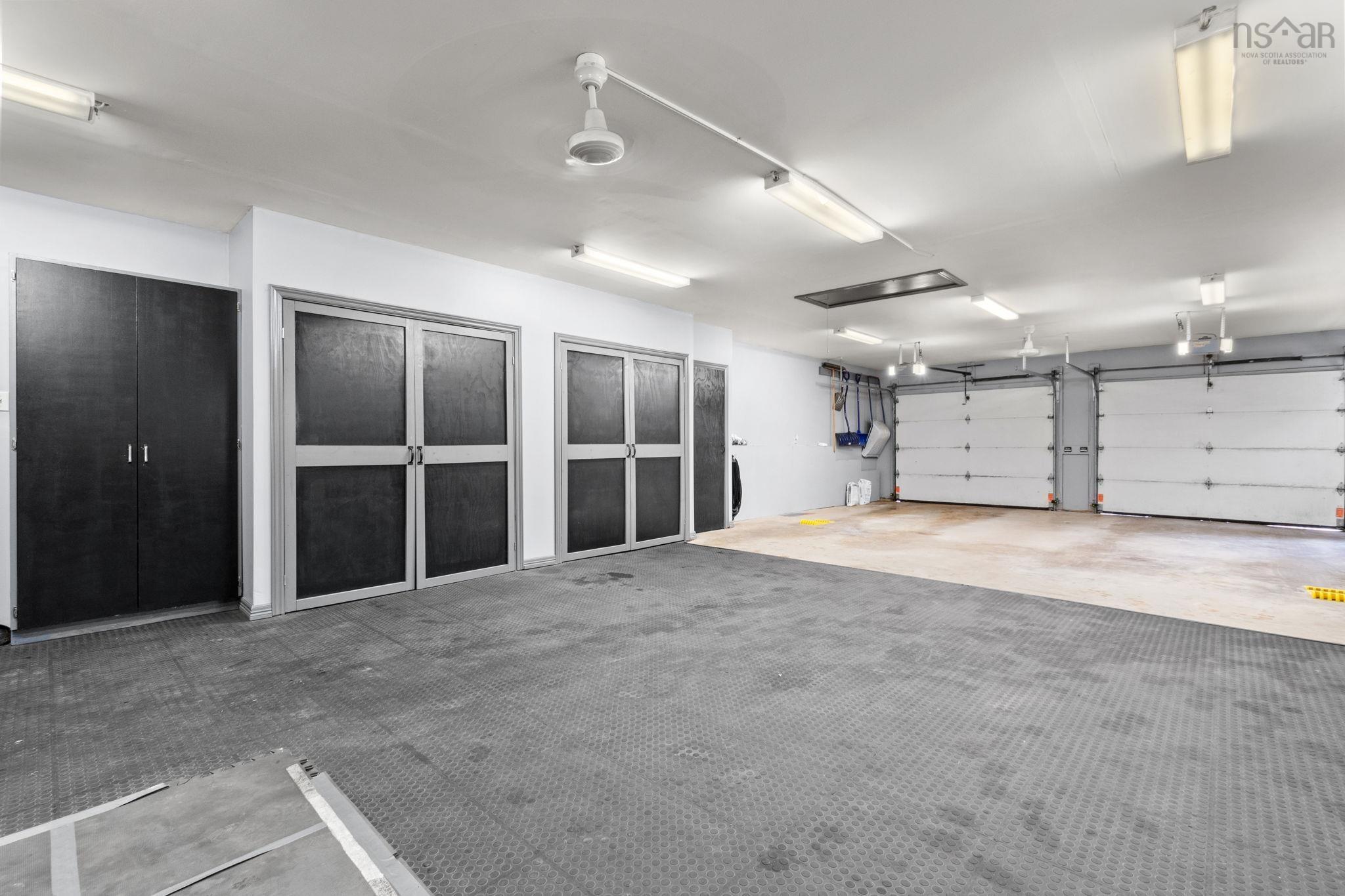 $715,000.00: 122 Bayview Drive, Whites Lake