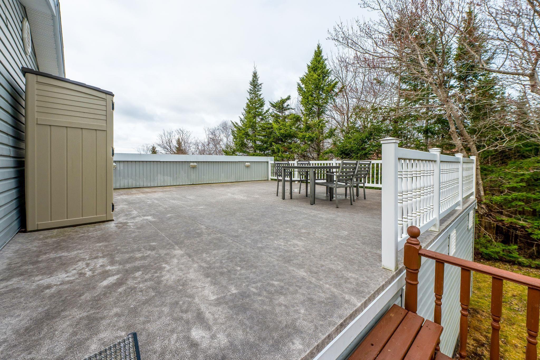 $715,000.00: 122 Bayview Drive, Whites Lake