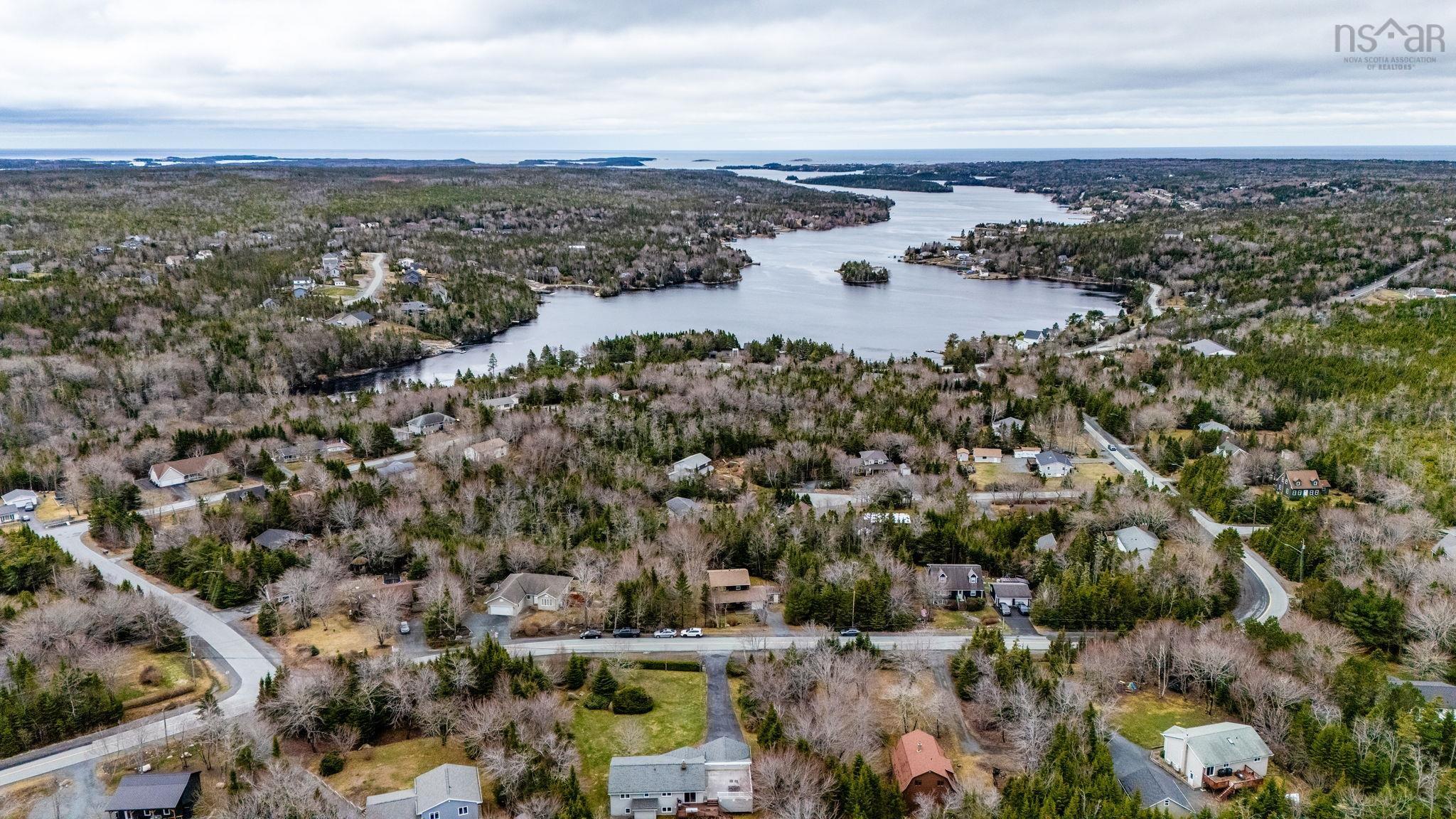 $715,000.00: 122 Bayview Drive, Whites Lake