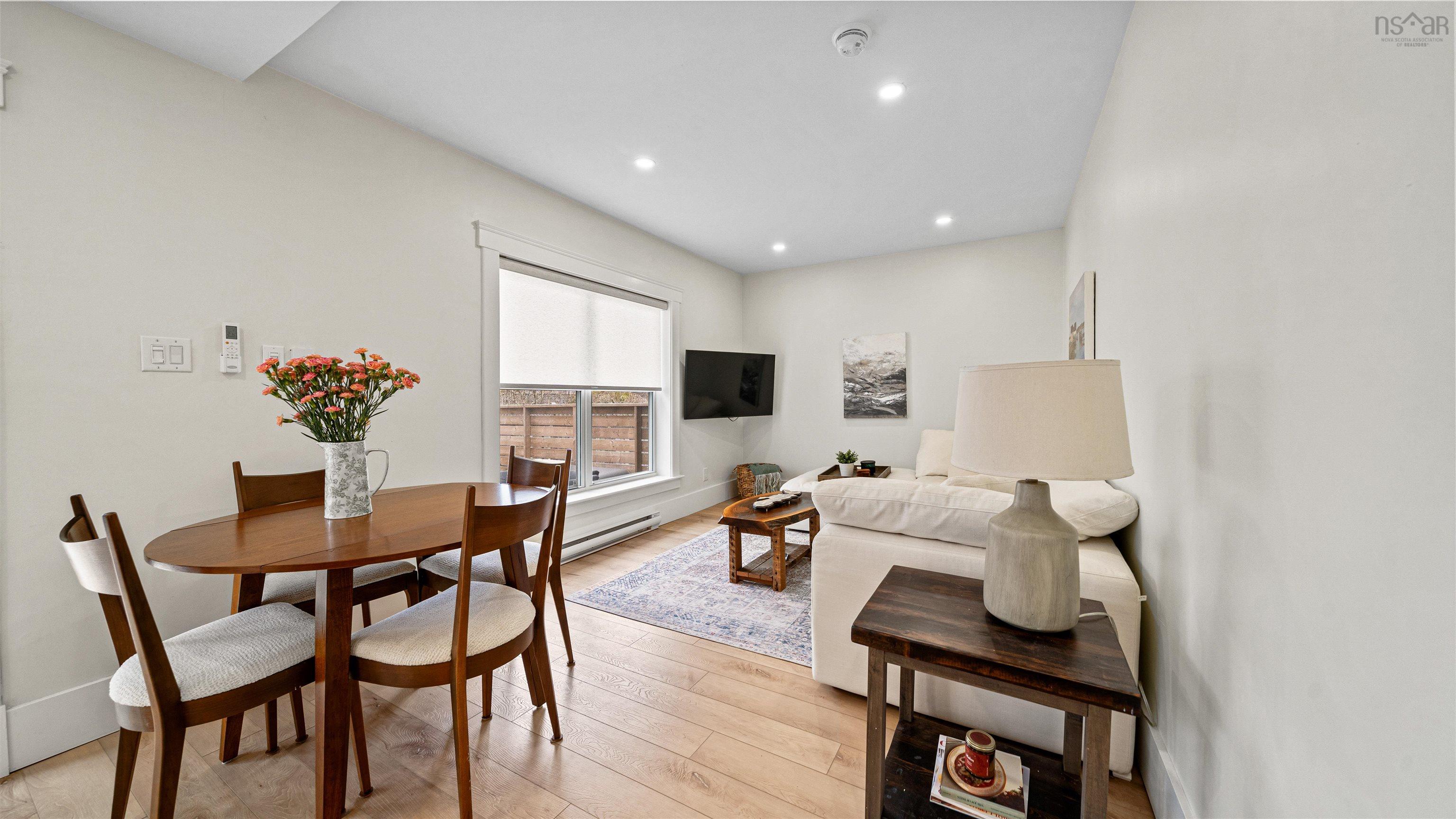 $839,900.00: 6441/6443 Summit Street, Halifax