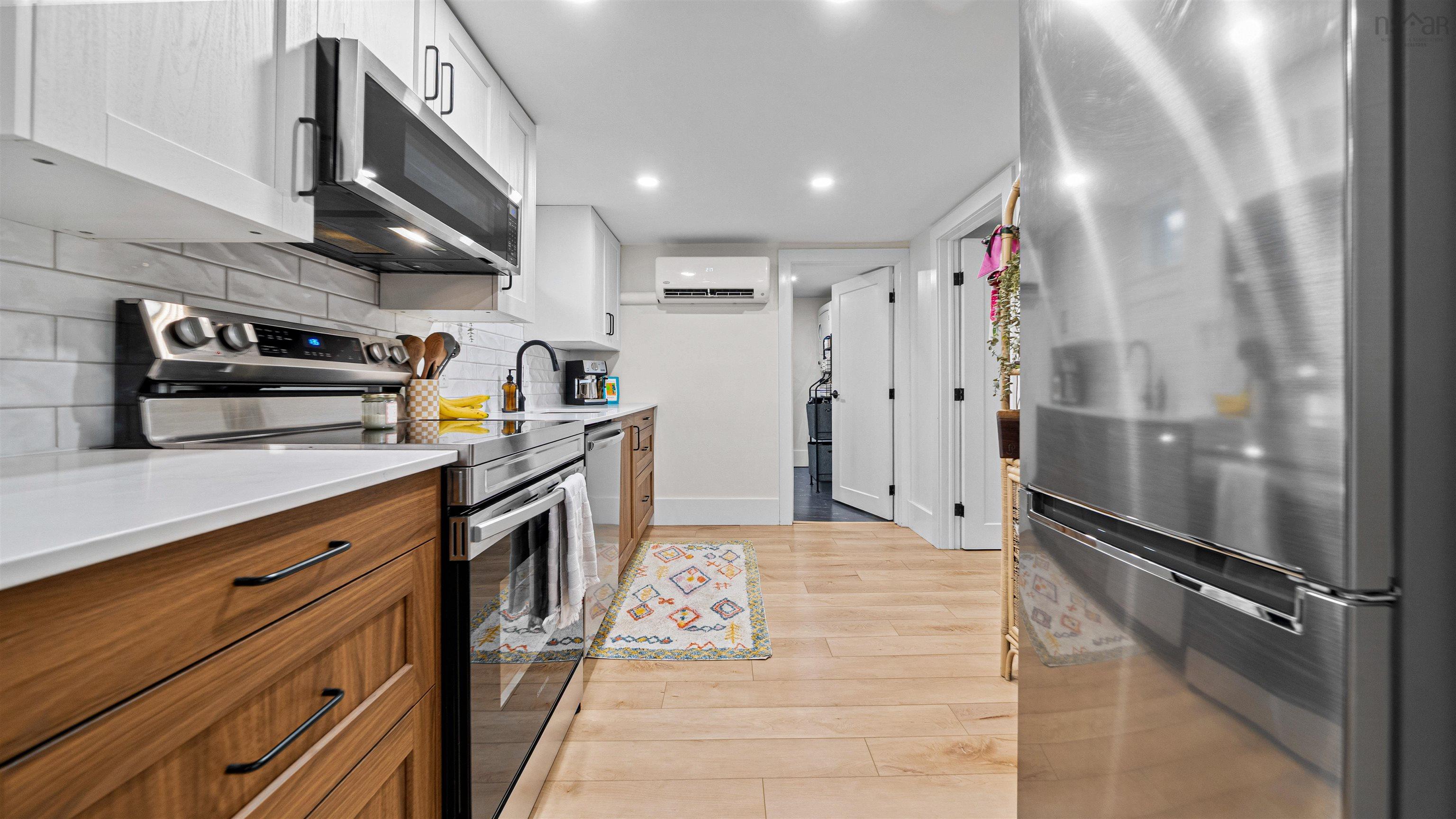 $839,900.00: 6441/6443 Summit Street, Halifax