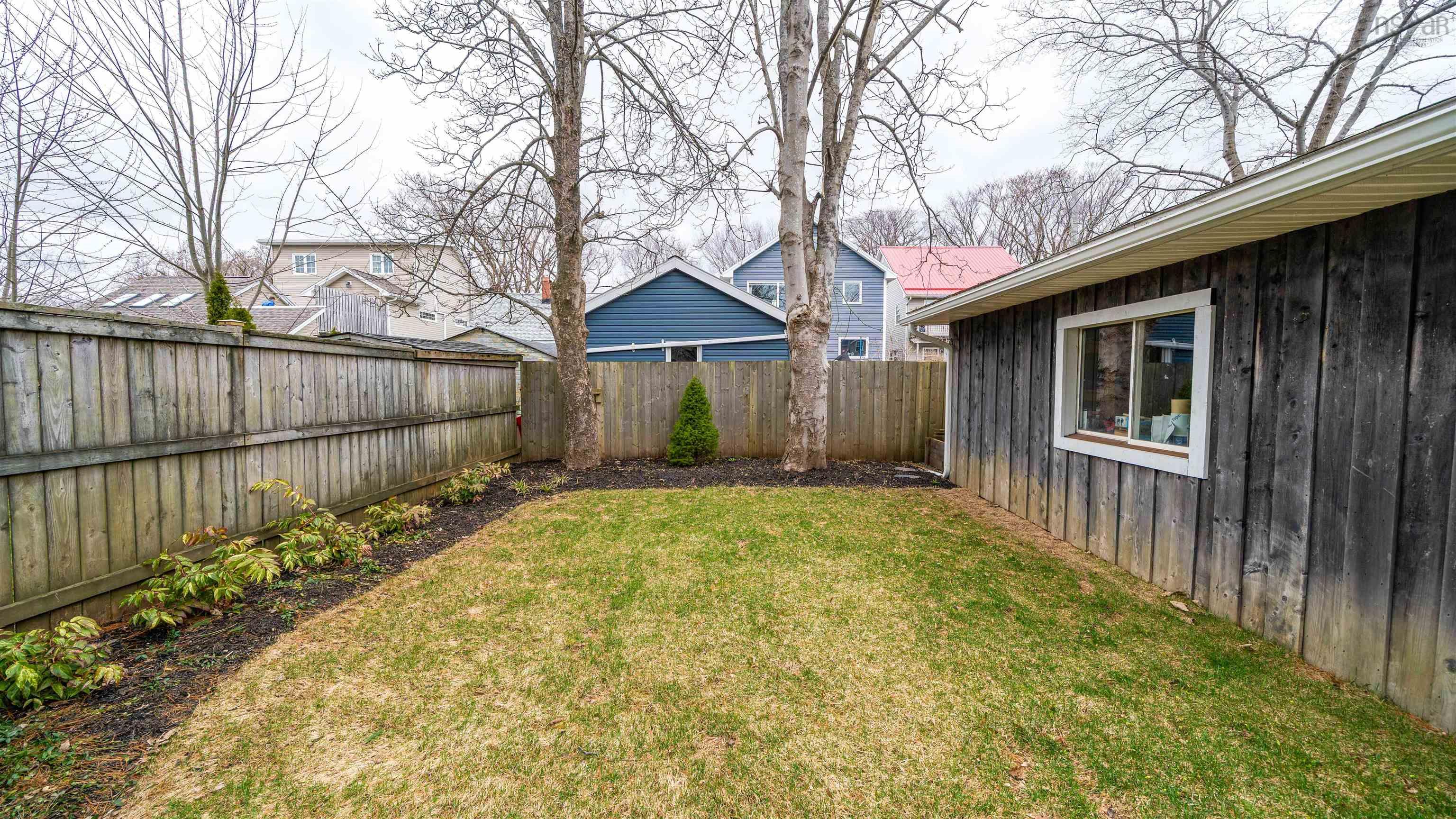 $839,900.00: 6441/6443 Summit Street, Halifax