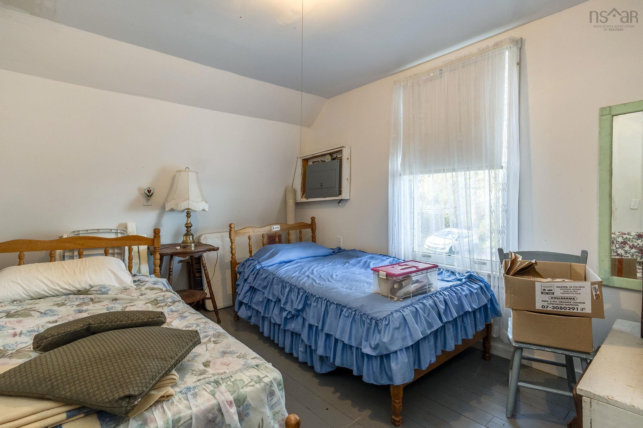 $220,000.00: 33 Lower Street, Morden