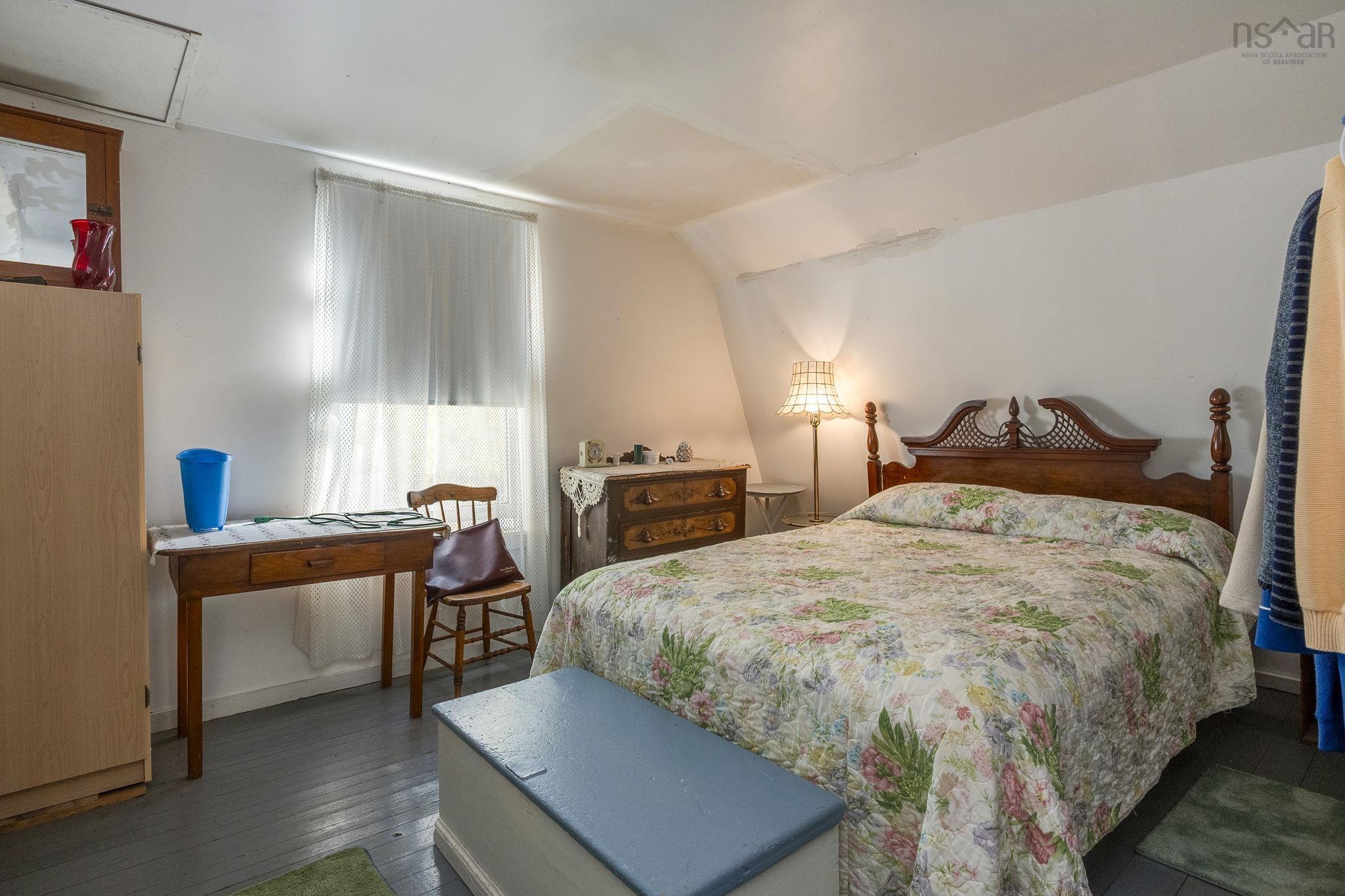 $220,000.00: 33 Lower Street, Morden