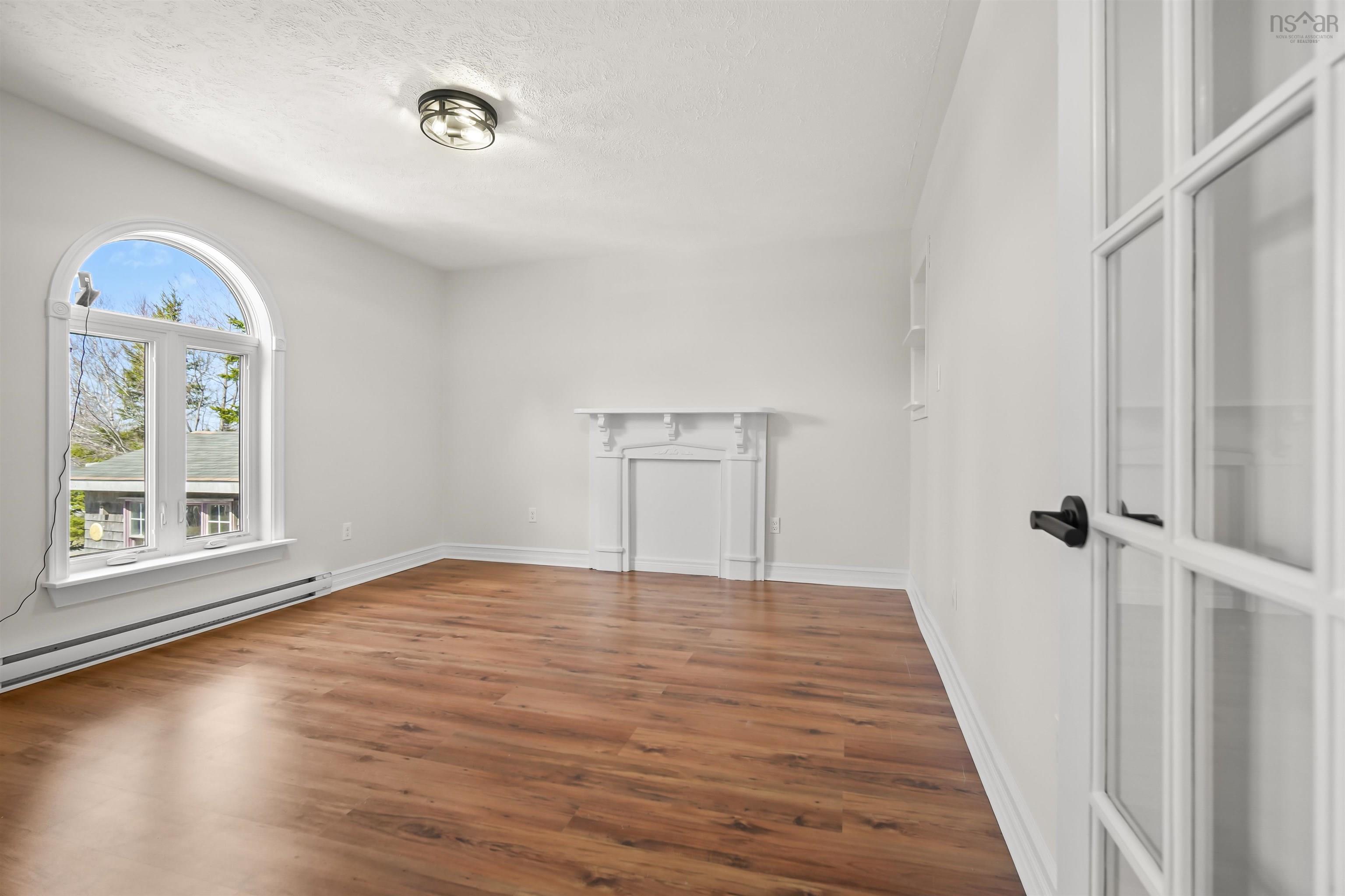 $624,900.00: 14 Shady Vista Drive, Hatchet Lake