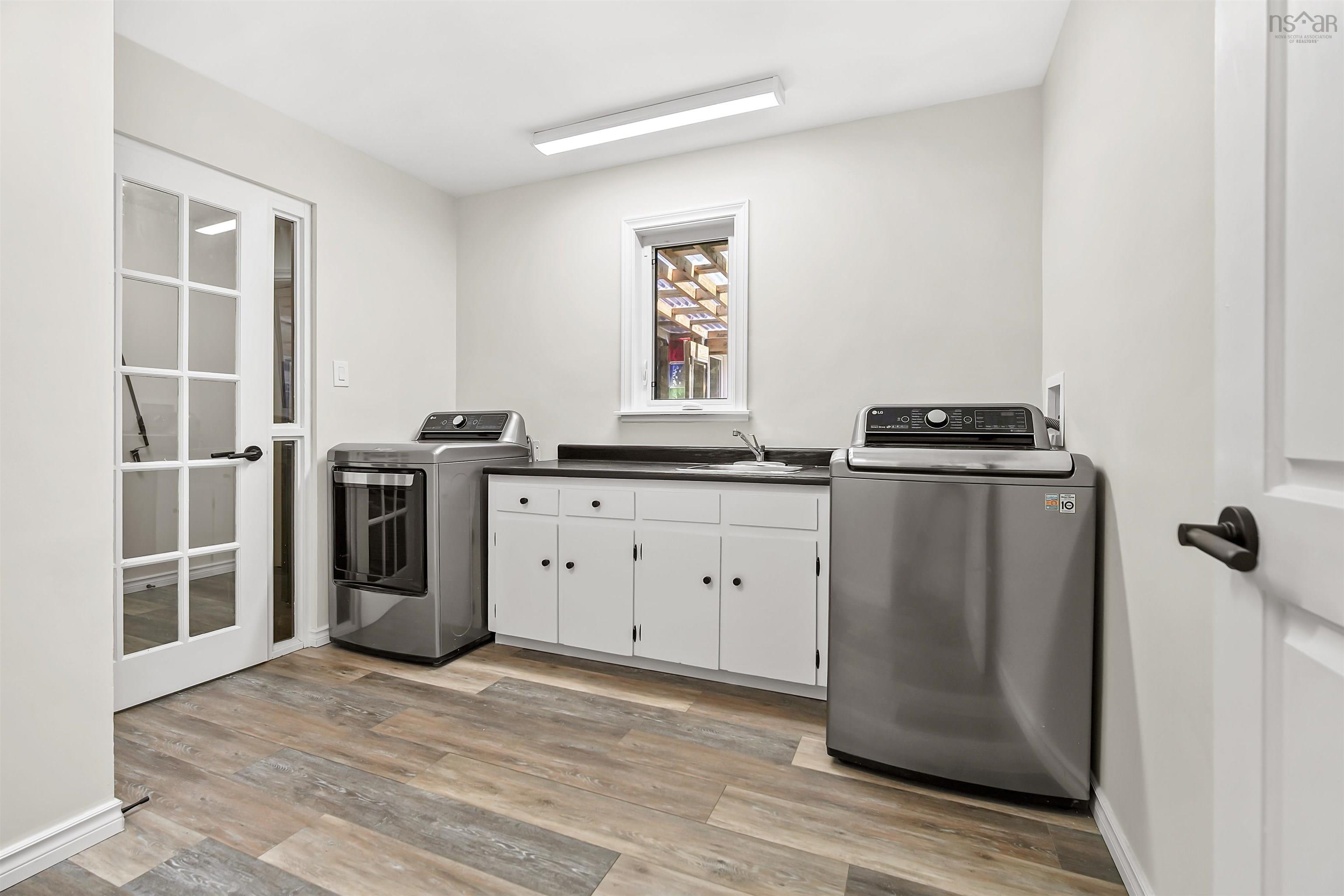 $624,900.00: 14 Shady Vista Drive, Hatchet Lake