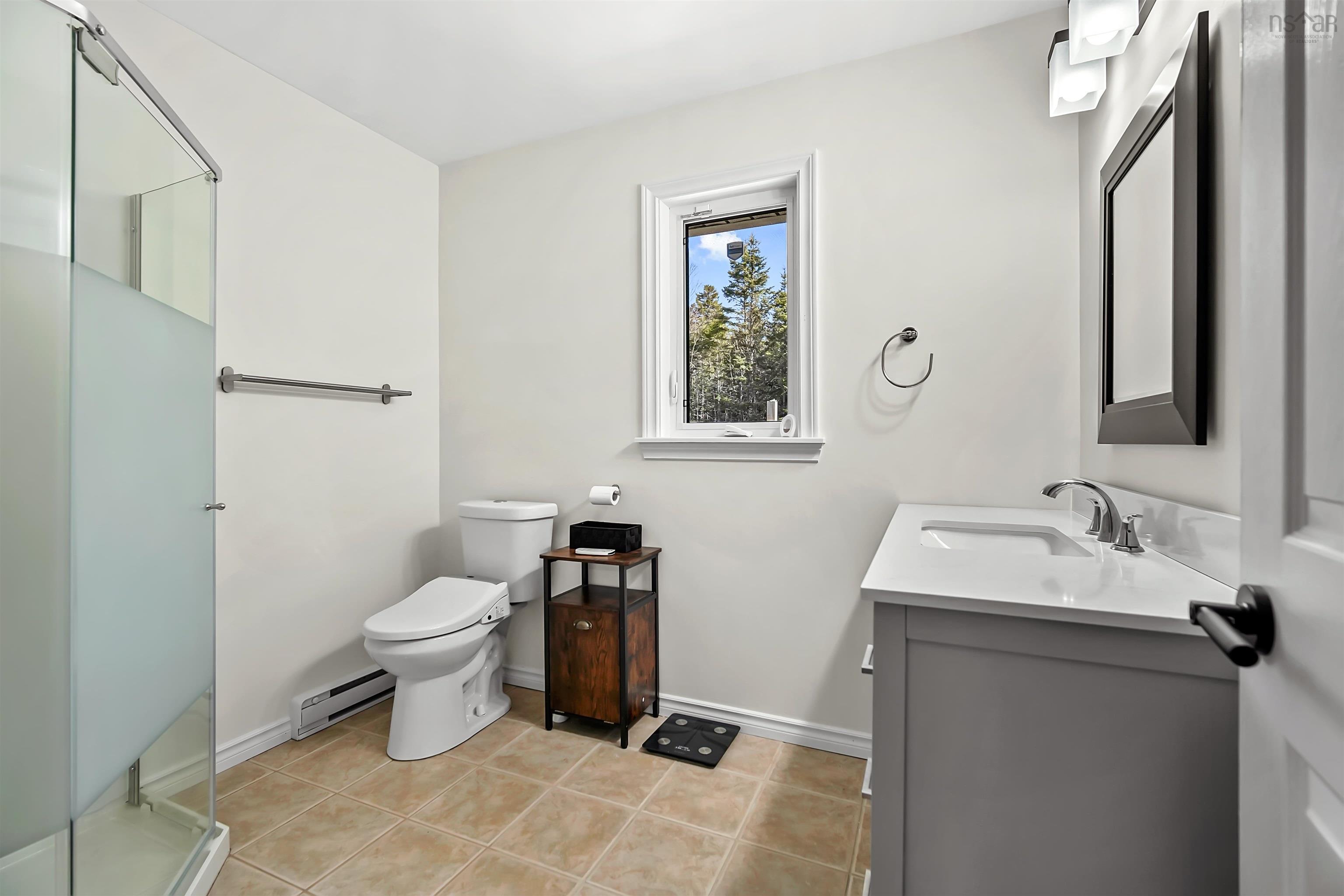 $624,900.00: 14 Shady Vista Drive, Hatchet Lake