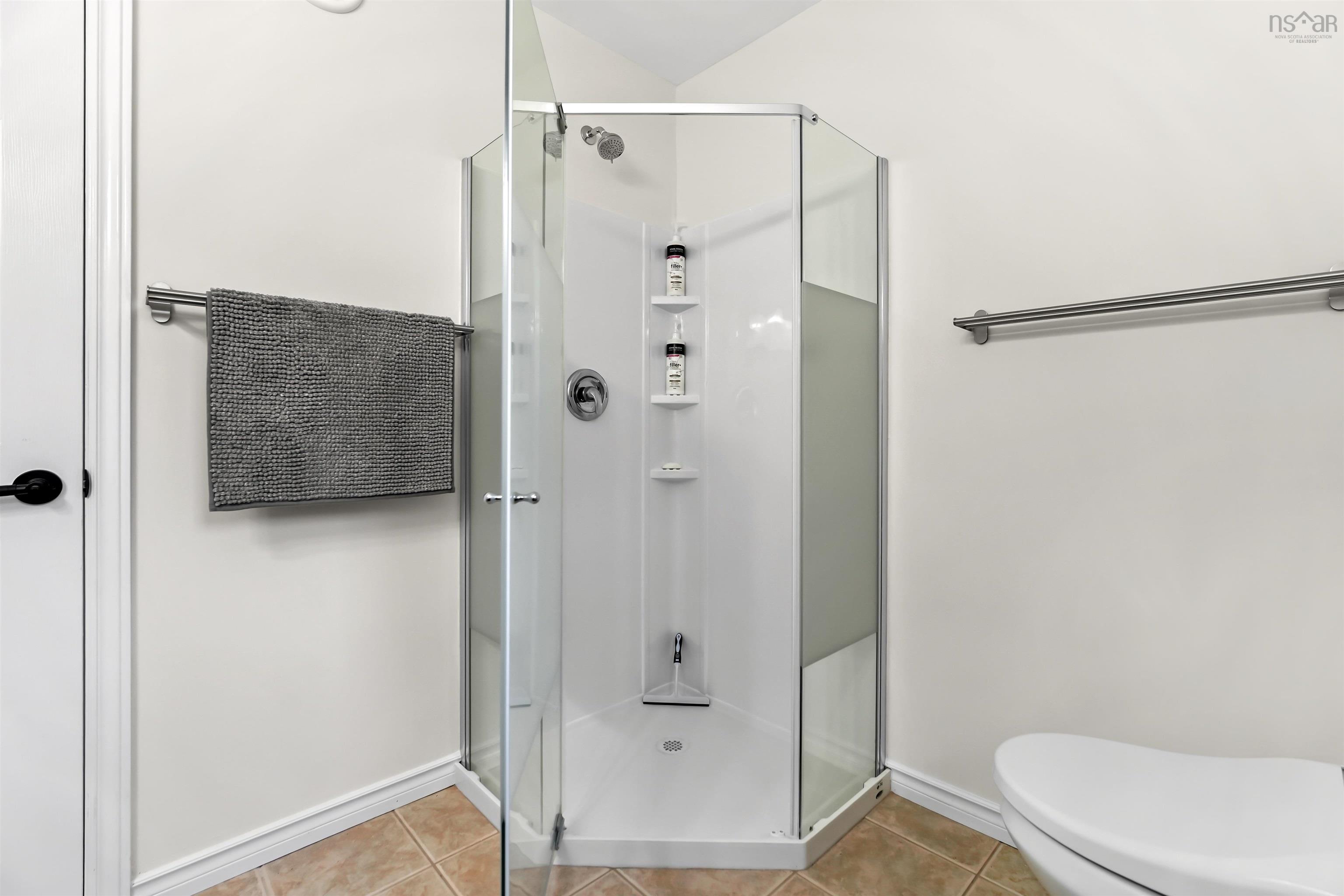 $624,900.00: 14 Shady Vista Drive, Hatchet Lake