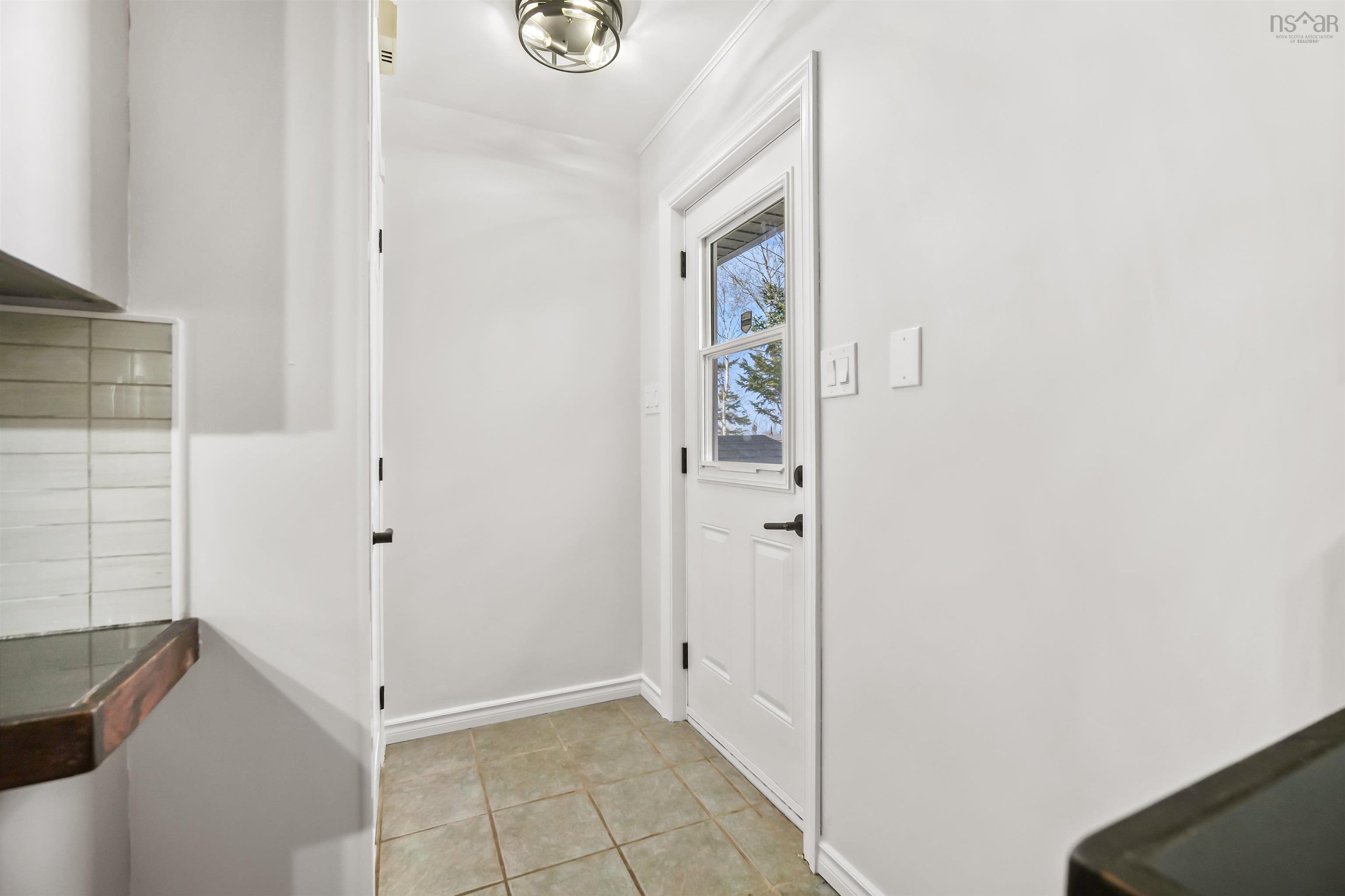 $624,900.00: 14 Shady Vista Drive, Hatchet Lake