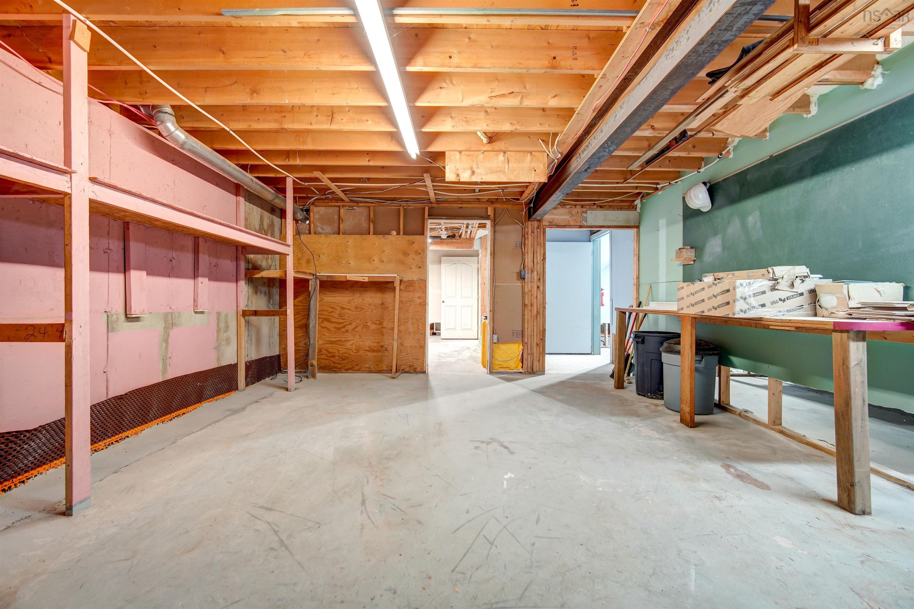 $624,900.00: 14 Shady Vista Drive, Hatchet Lake