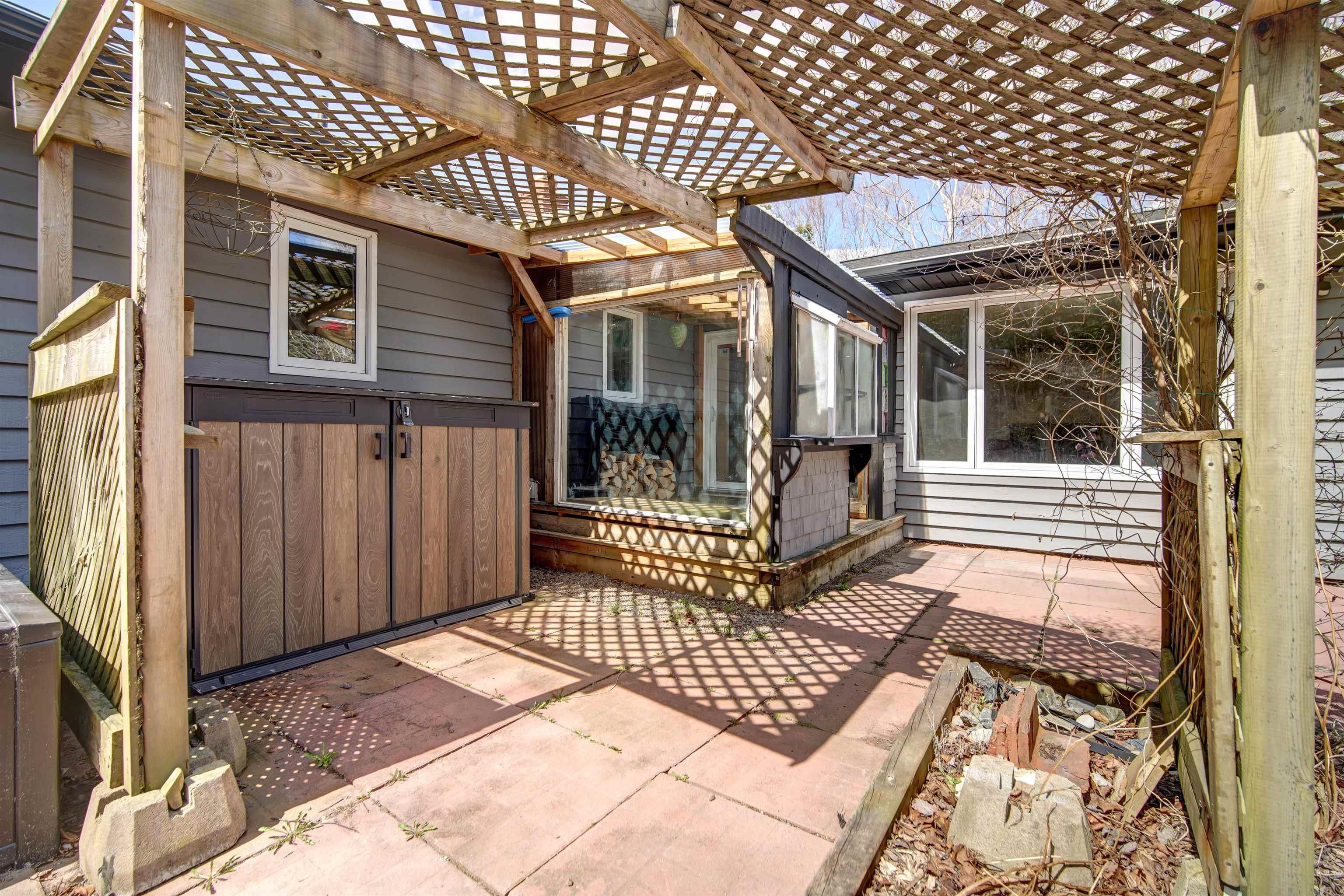 $624,900.00: 14 Shady Vista Drive, Hatchet Lake