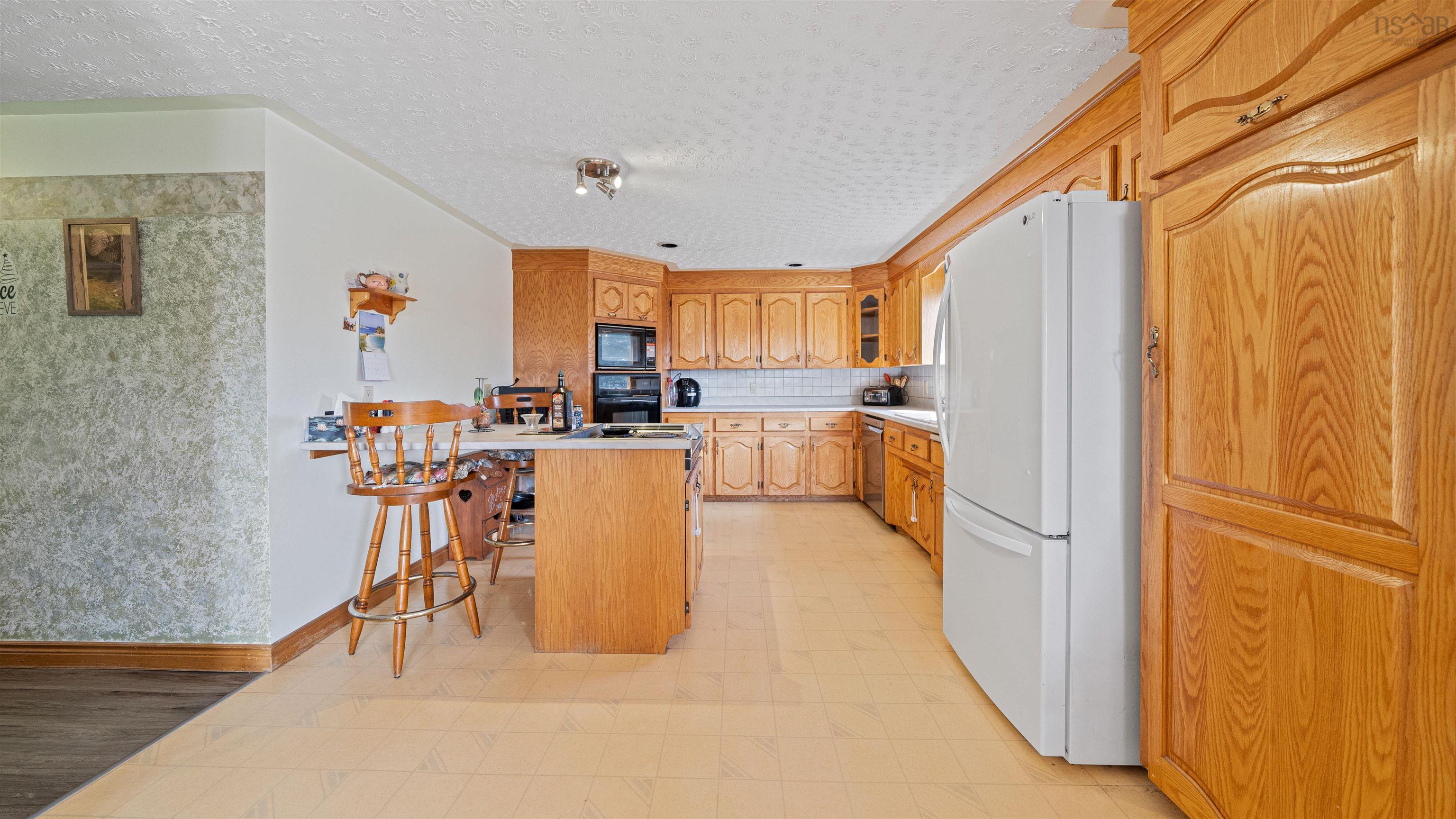 $499,900.00: 7381 7 Highway, West Chezzetcook