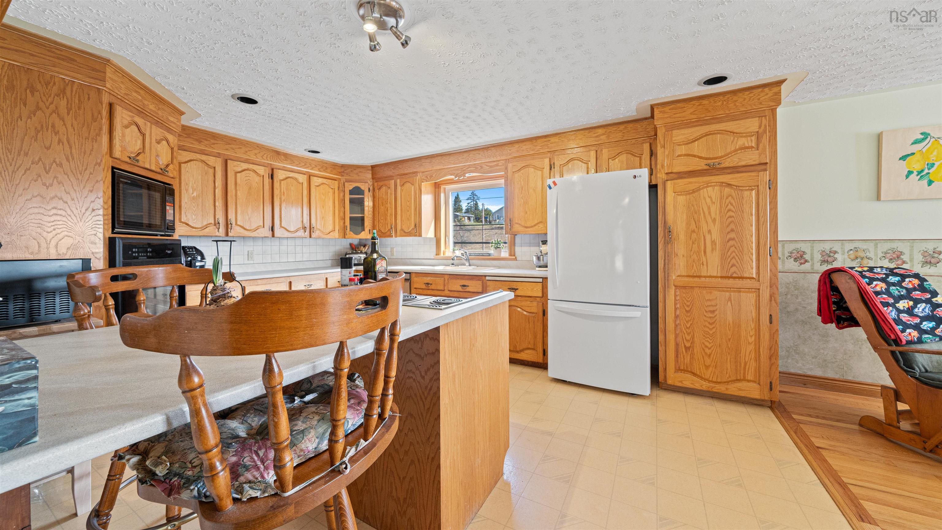 $499,900.00: 7381 7 Highway, West Chezzetcook